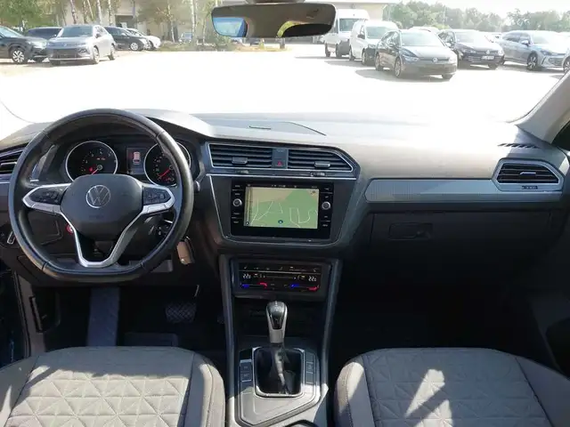 Volkswagen Tiguan view 12