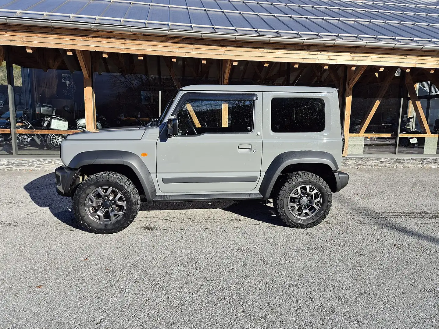 Suzuki Jimny 1,5 VVT Allgrip Flash Gris - 2