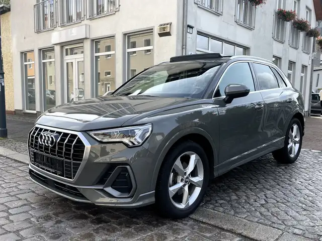 Audi Q3 en vente chez une concession Allemagne