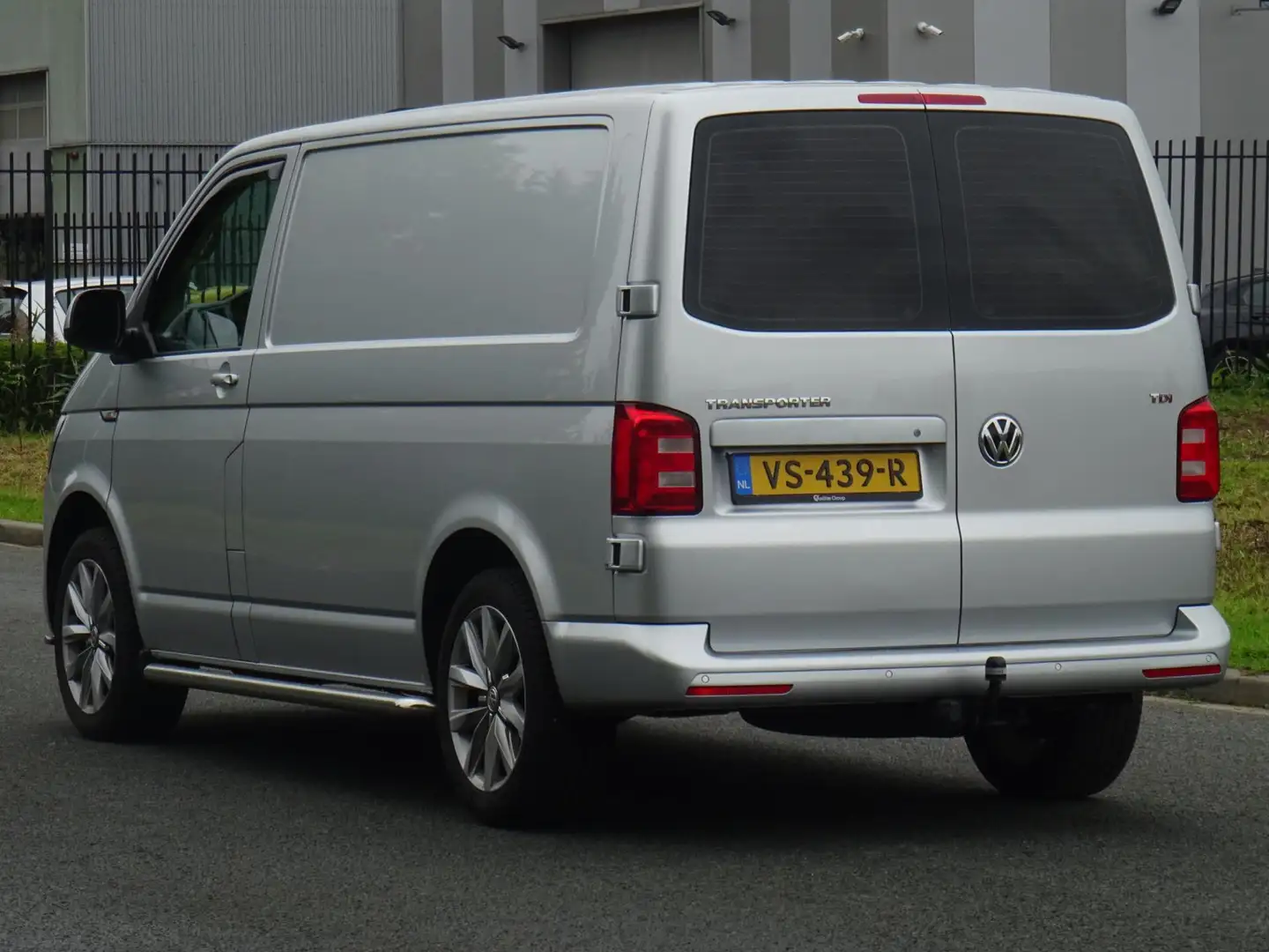 Volkswagen Transporter 2.0 TDI L1H2 Highline FULL OPTIONS - 2