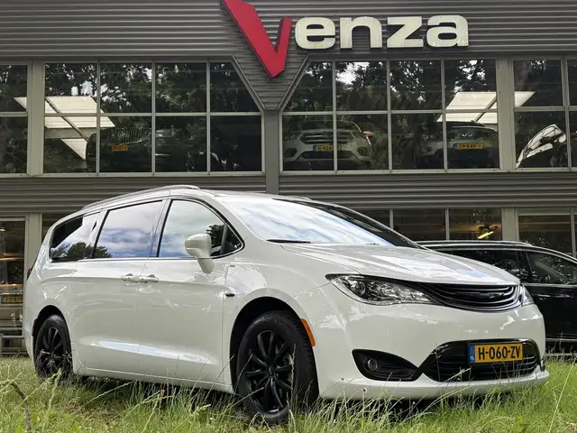Chrysler Pacifica 3.6 V6 Hybrid Touring