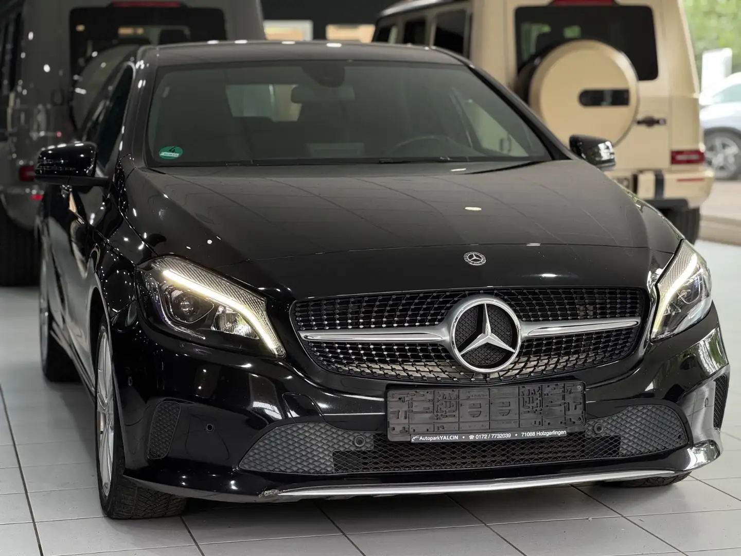 Mercedes-Benz A 200 d *URBAN*KEYL*LED-SW.*T-LEDER*NAV*SHZ*TEMP* Zwart - 2