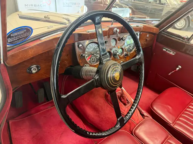 Jaguar XK view 14