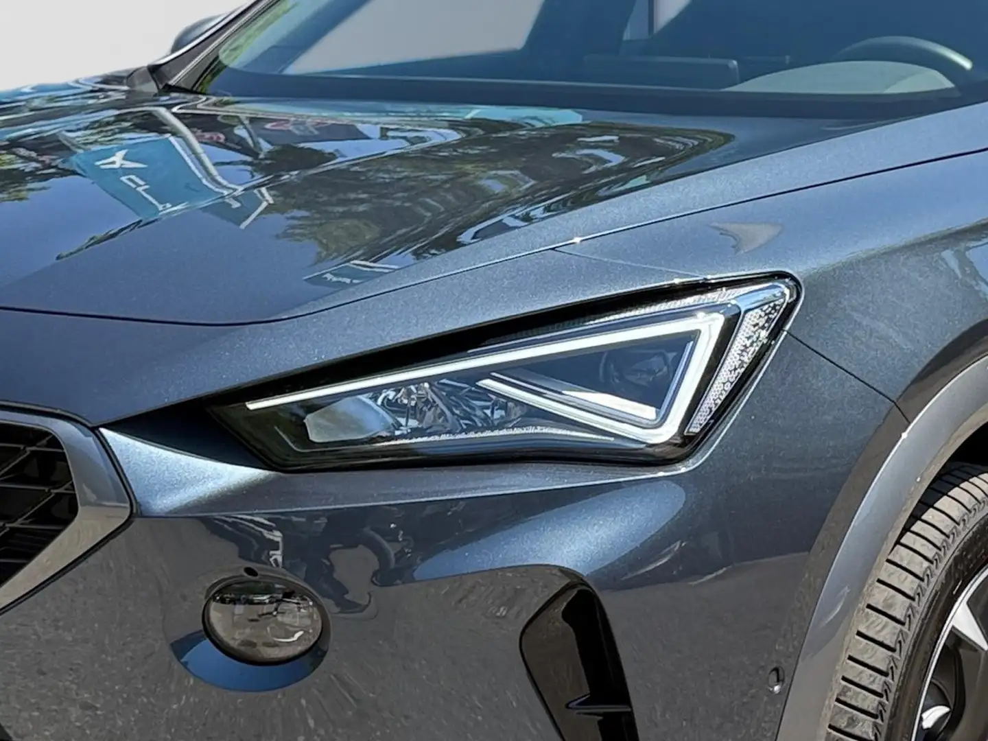 CUPRA Formentor VZ 4Drive 2.0 TSI ACC TopView Pano Grijs - 2