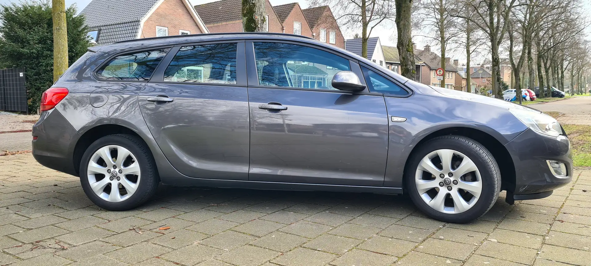 Opel Astra Astra 1.4 Edition Grijs - 1