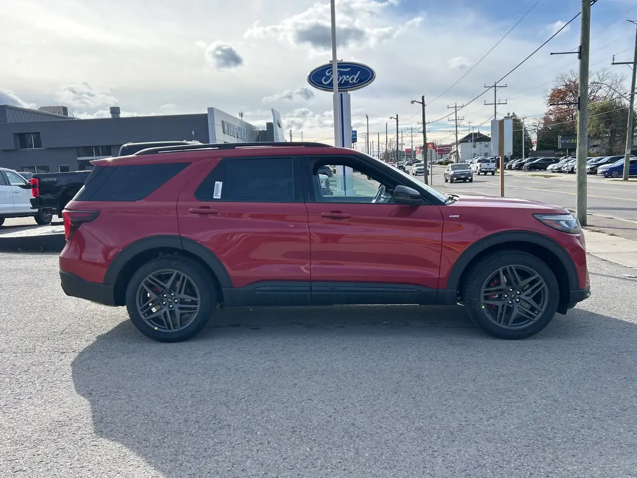Ford Explorer снимка Ford Explorer