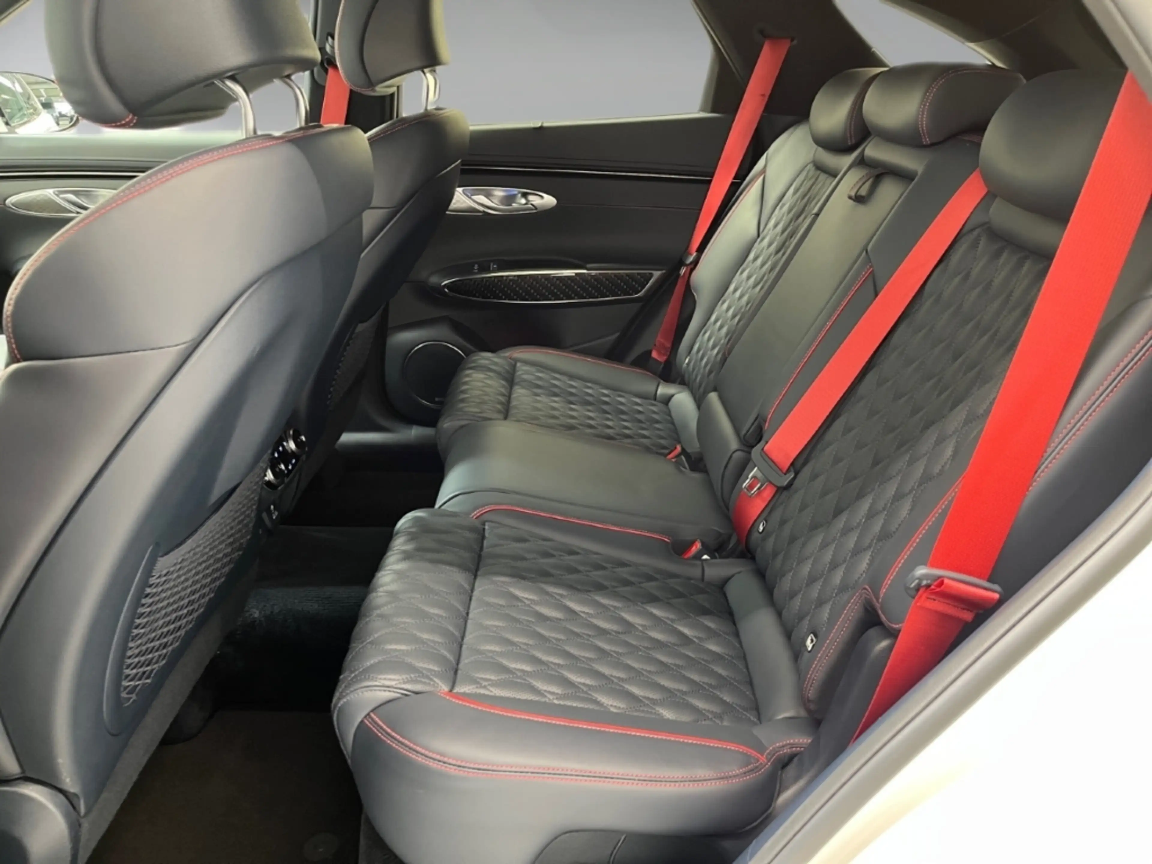 Genesis GV70 Sport 4WD AD El. Panodach Memory Sitze LED ACC El. — photo 14