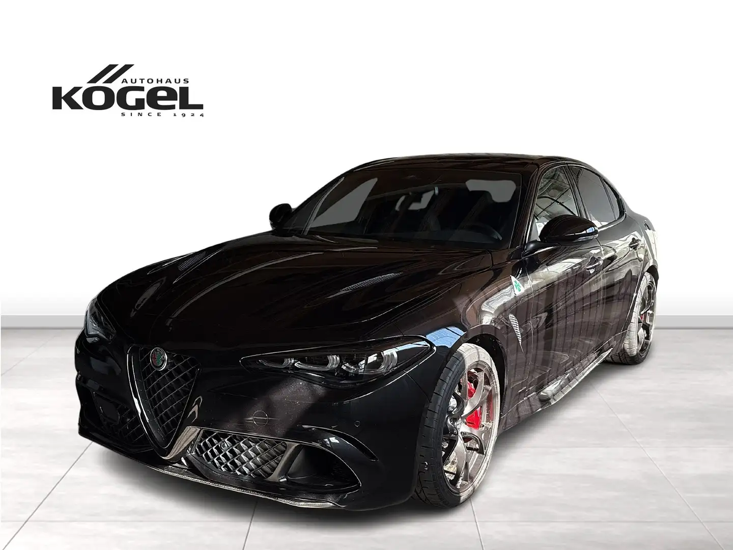 Alfa Romeo Giulia Quadrifoglio  2.9 V6 Bi-Turbo 520 PS AT8 Černá - 1