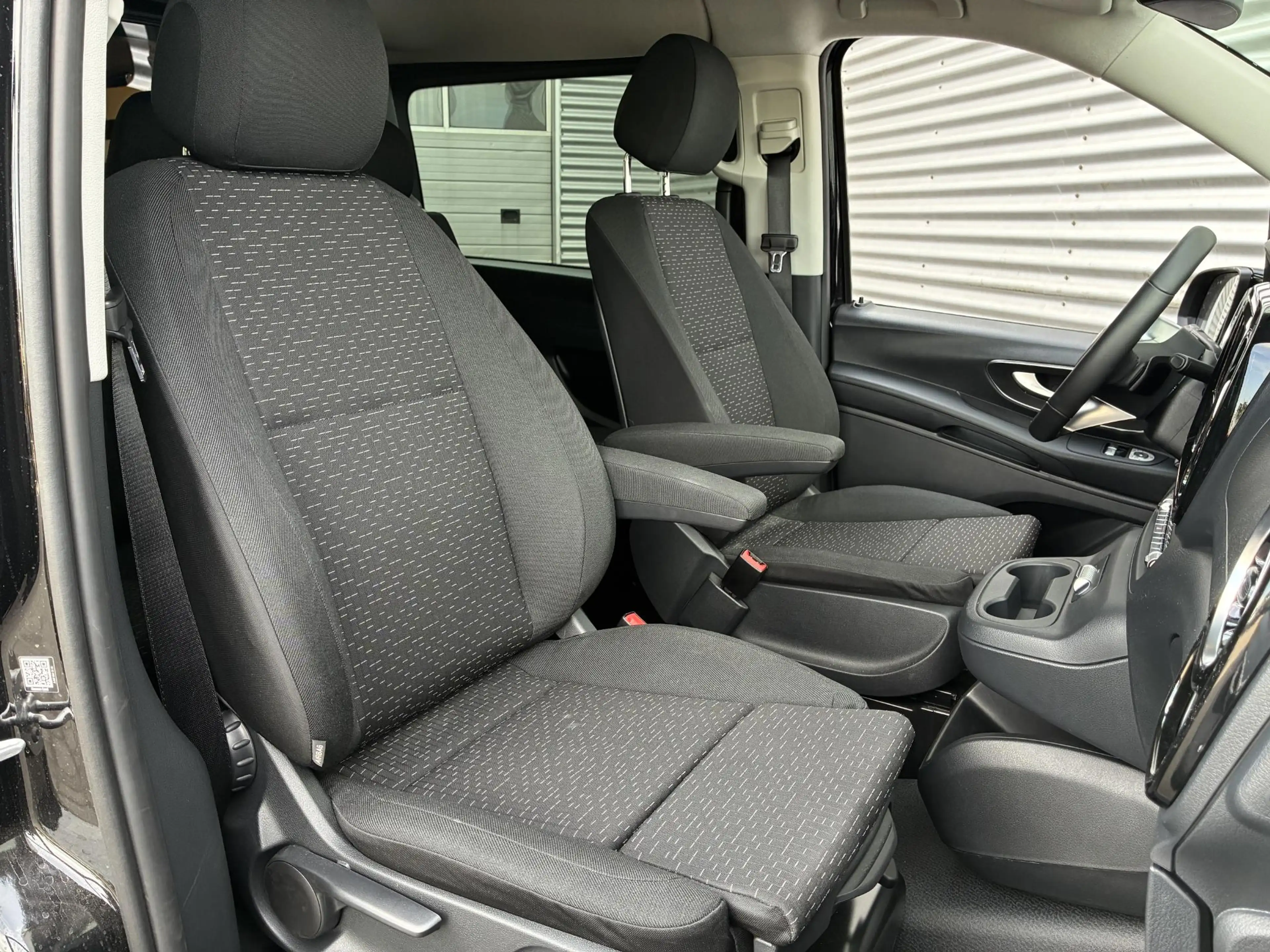 Mercedes-Benz Vito eVito 129 Dubbele Cabine Full Options L2 90 kWh | — photo 3