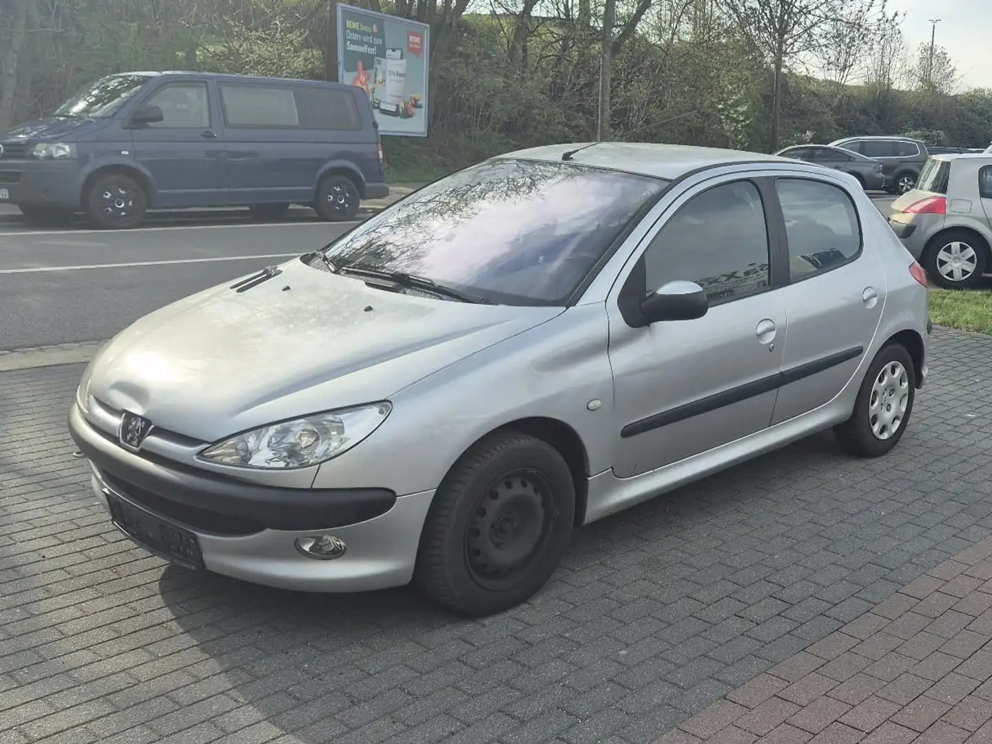 Peugeot 206 90 Grand Filou Silber - 1