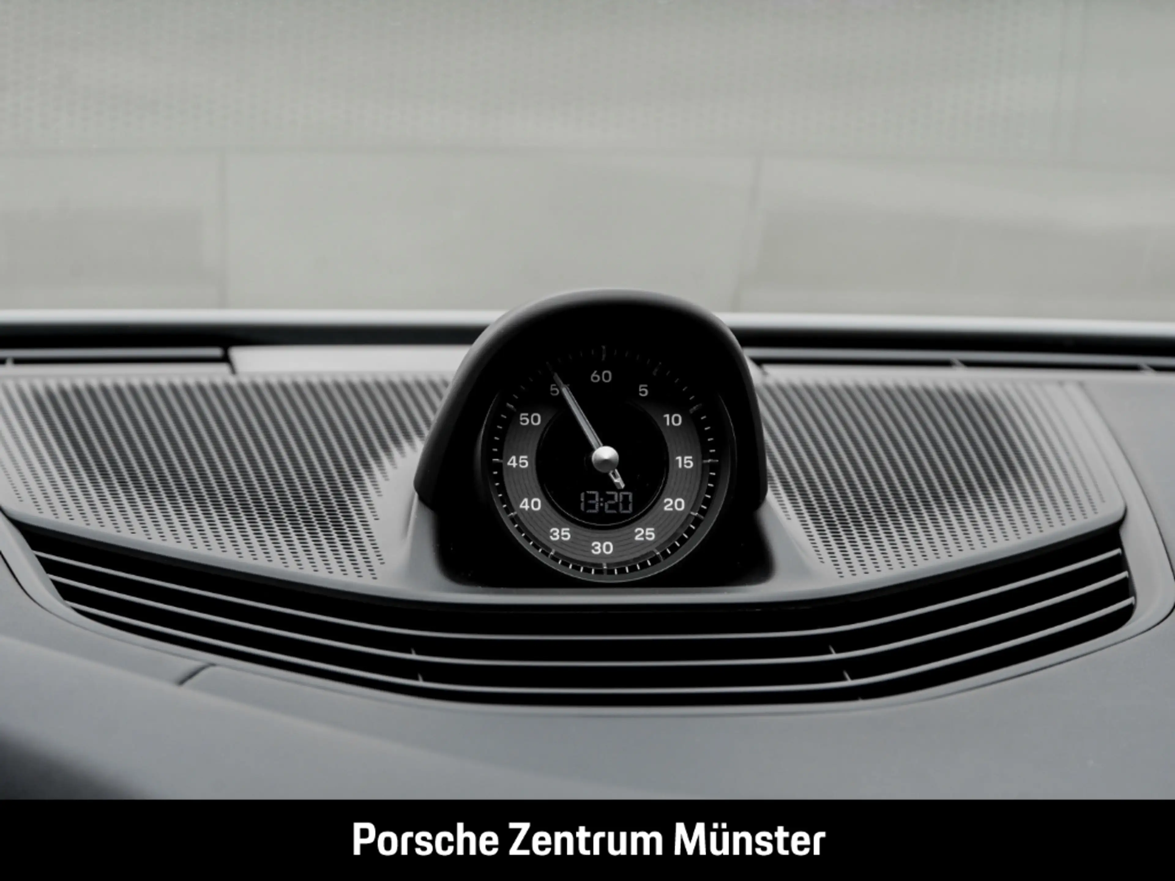 Porsche Taycan Sport Turismo Black Edition Soft-Close — photo 10