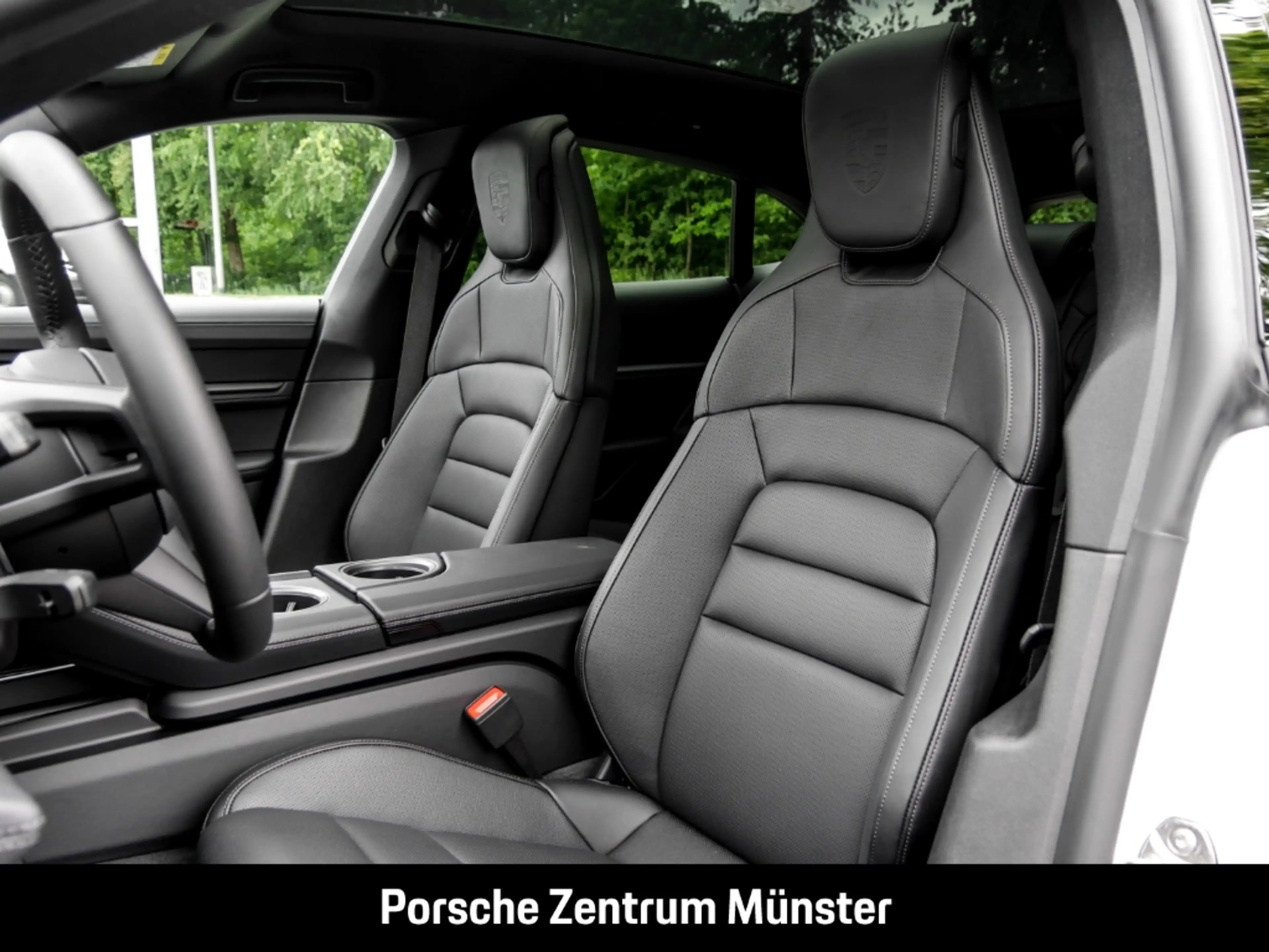 Porsche Taycan Sport Turismo Black Edition Soft-Close — photo 8