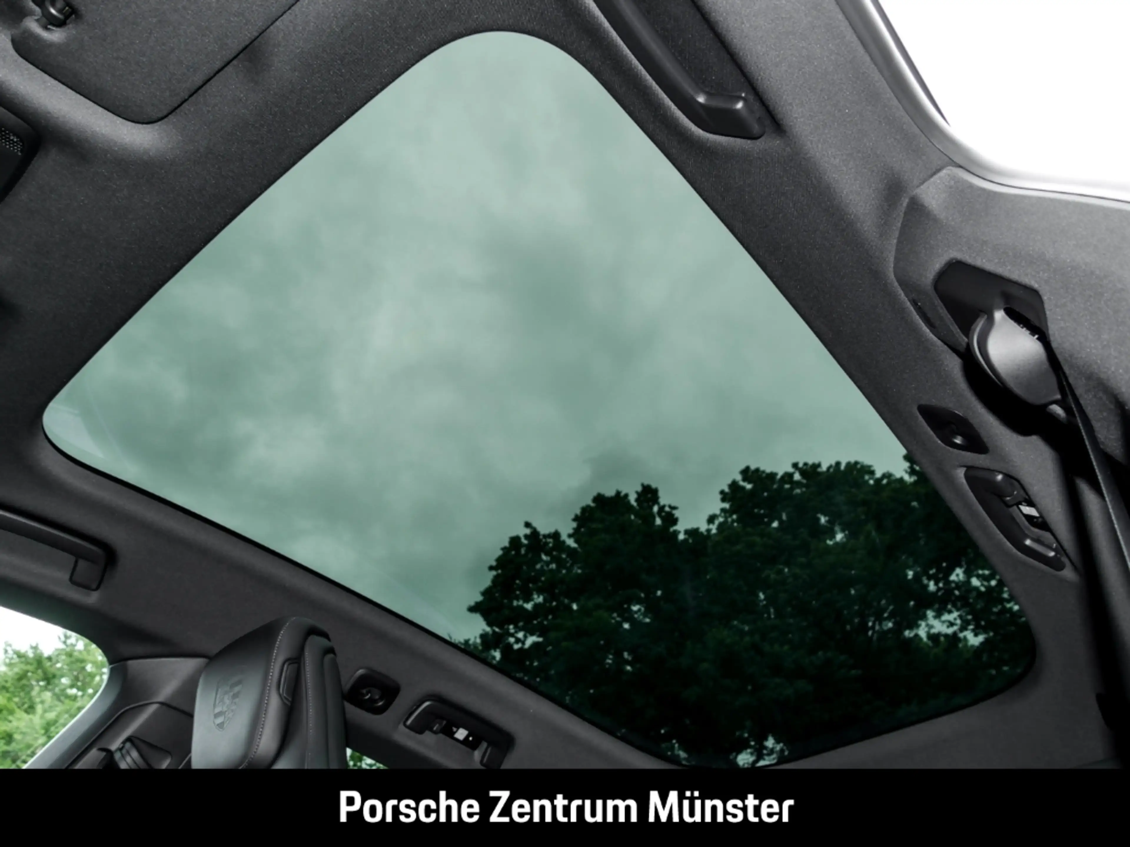 Porsche Taycan Sport Turismo Black Edition Soft-Close — photo 11