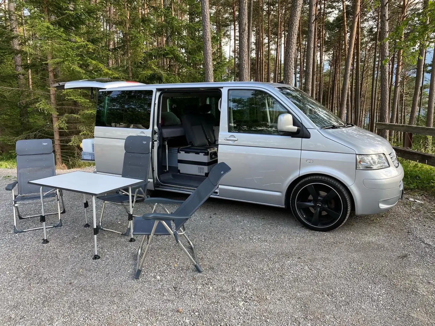 Volkswagen T5 Caravelle für Abenteurer & Campingbegesterte, reisebereit Срібний - 1