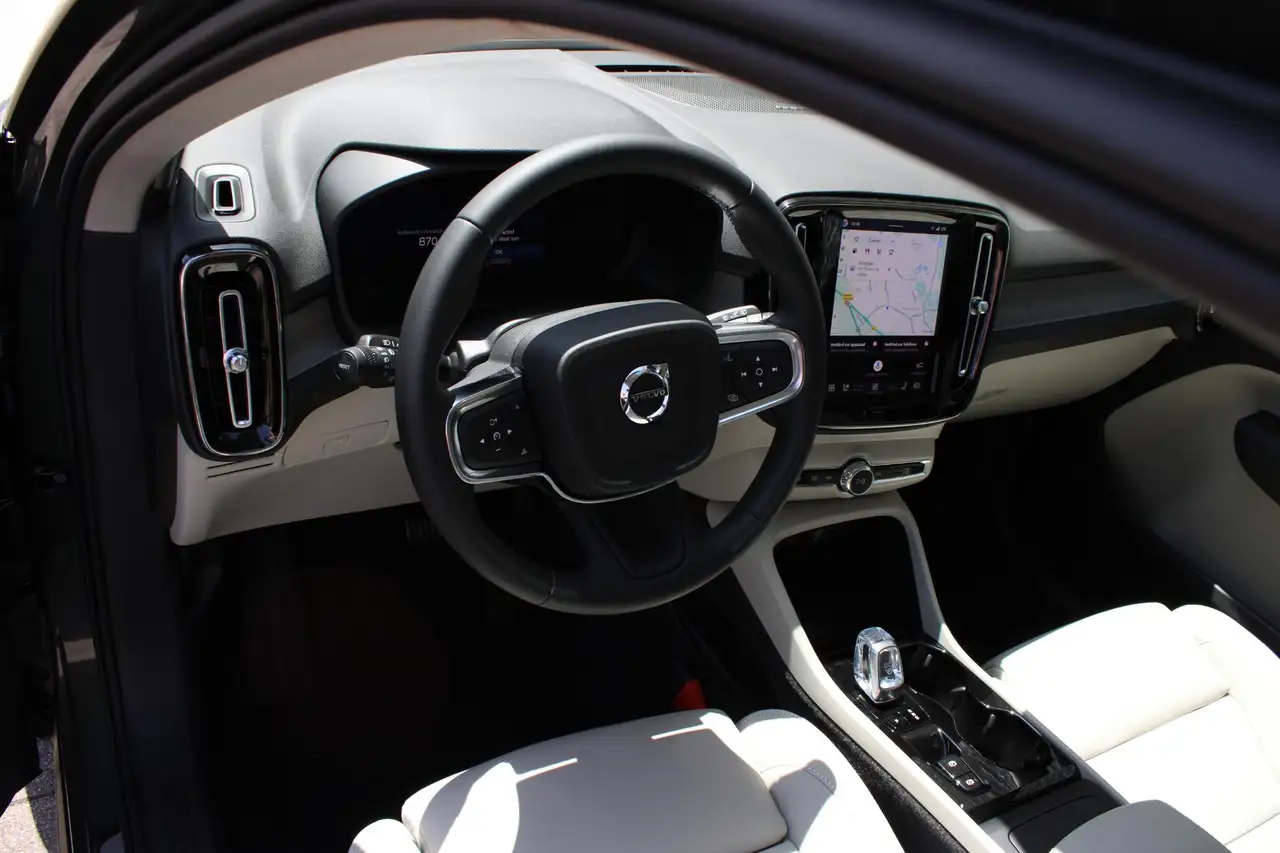 Volvo XC40 2026 — фото 13