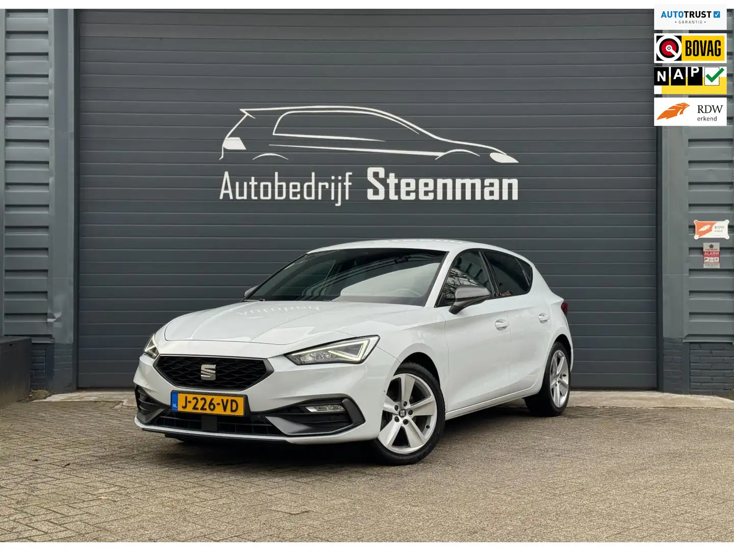SEAT Leon 1.5 TSI FR Launch Ed | Carplay | LED | Trekhaak Wit - 1