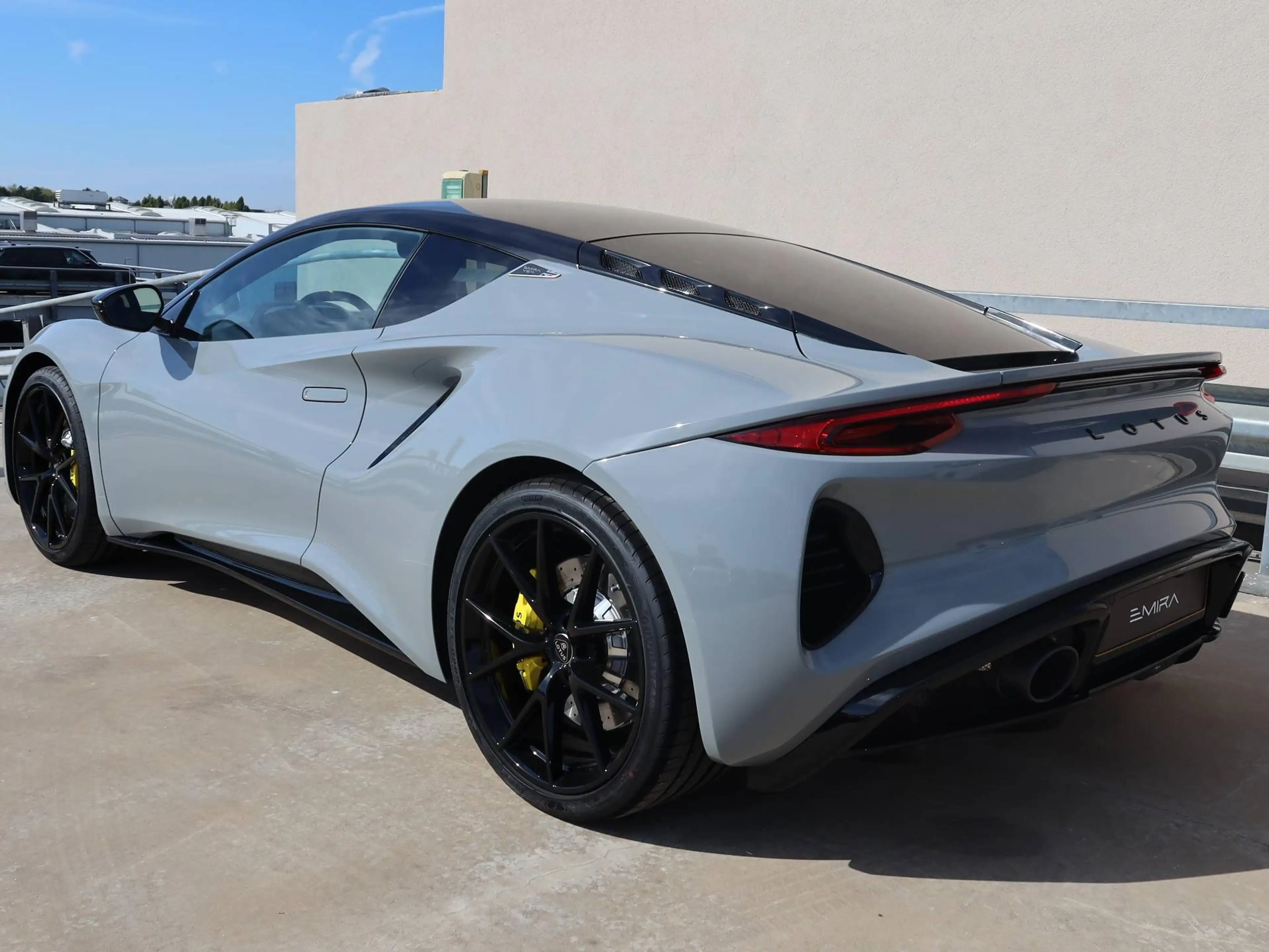 Lotus Emira V6 SE — photo 7