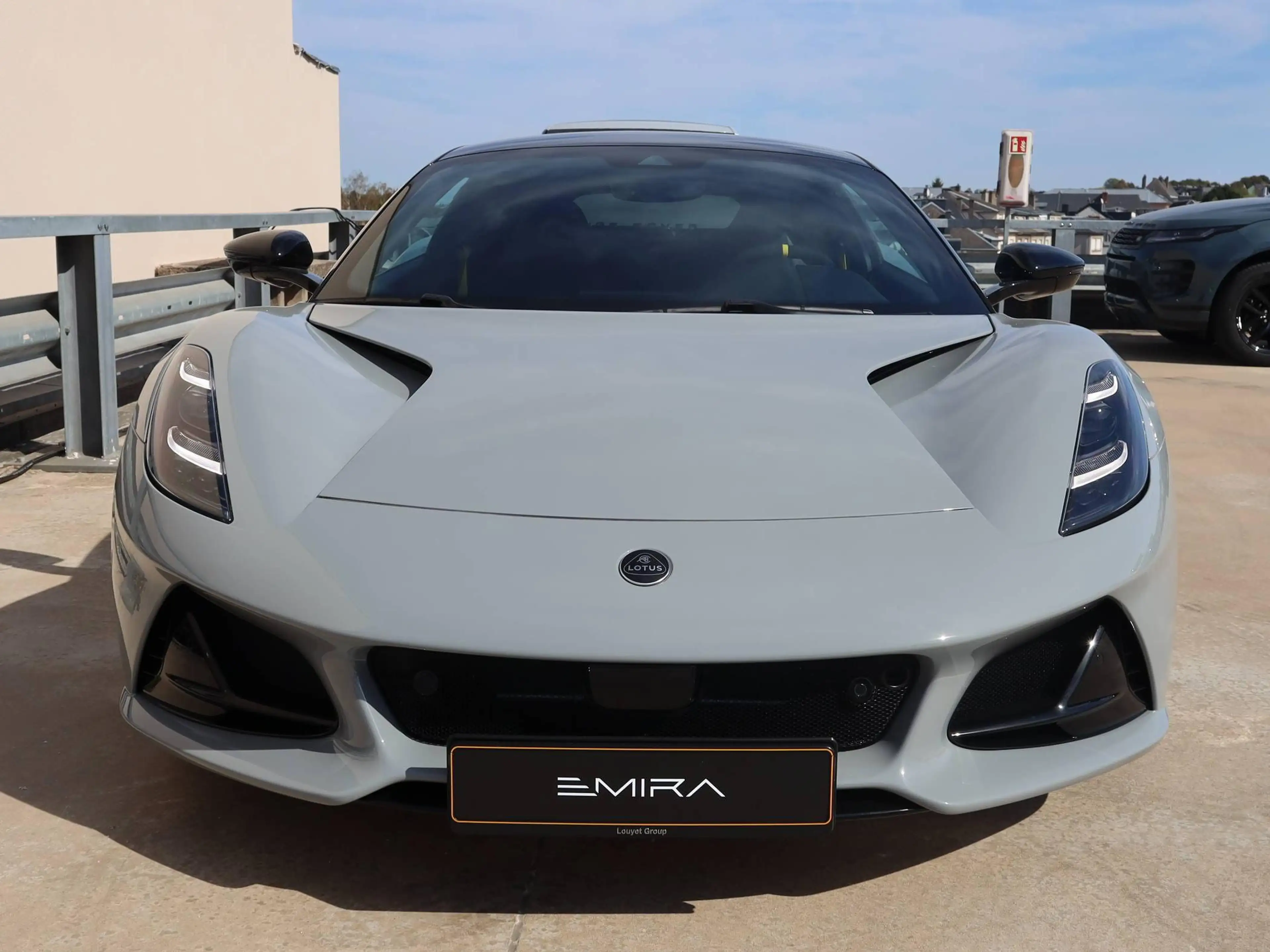 Lotus Emira V6 SE — photo 11