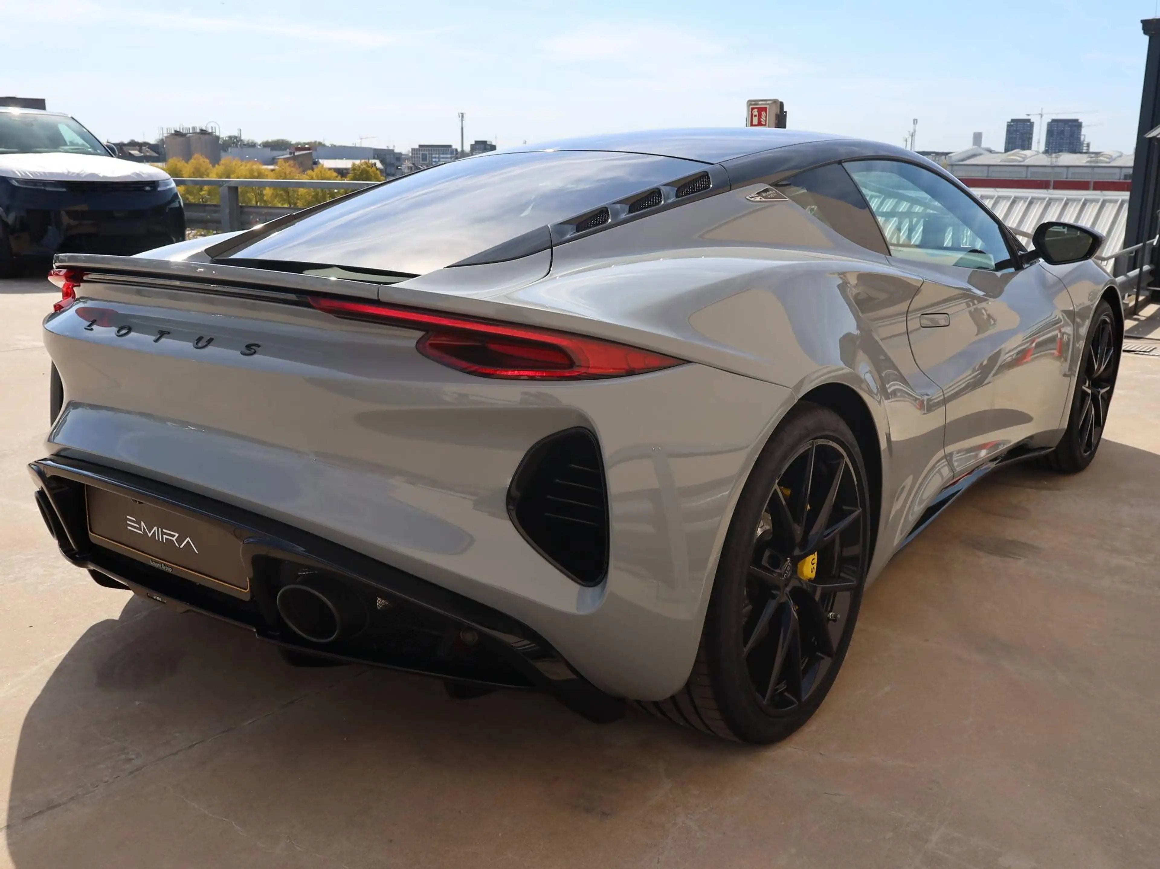 Lotus Emira V6 SE — photo 9