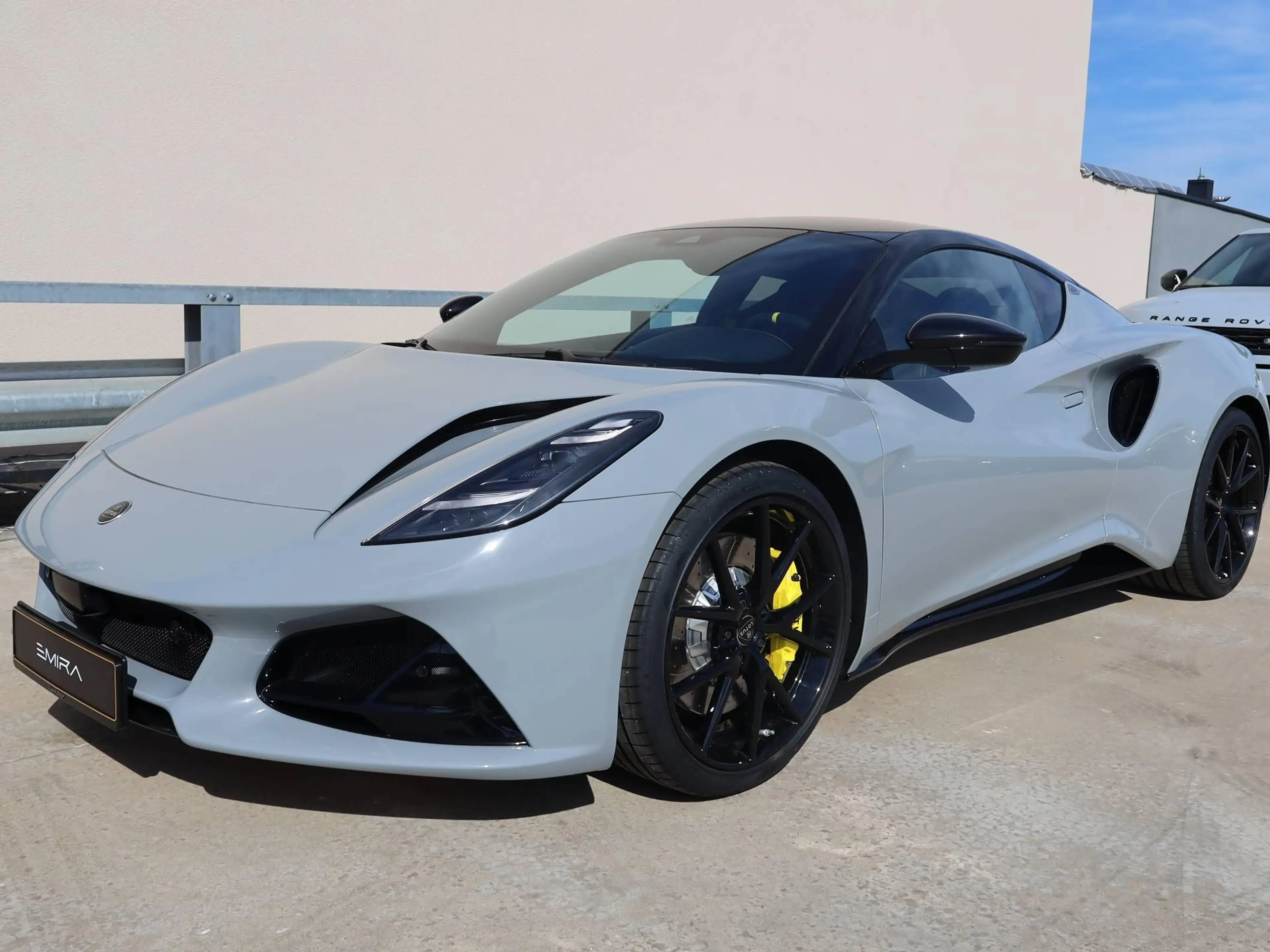 Lotus Emira V6 SE — photo 10