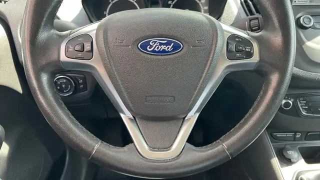 Ford Transit Courier view 18