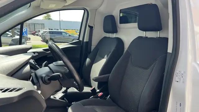 Ford Transit Courier view 8