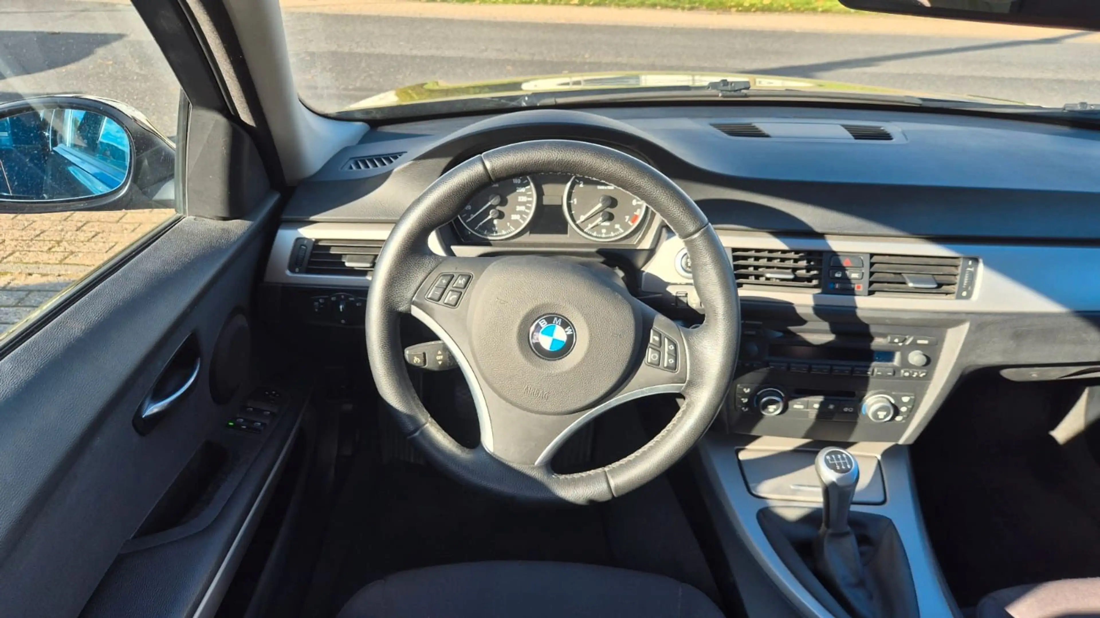 BMW 318 i Touring *HU04.2028*1.HAND * — photo 9