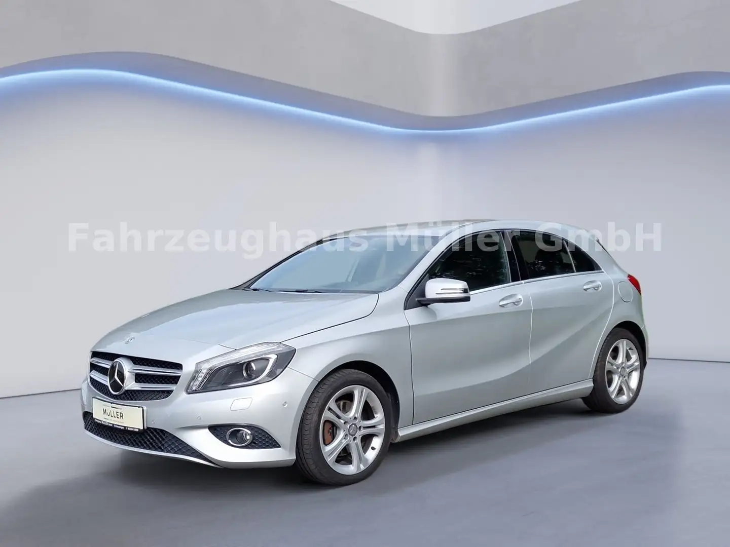 Mercedes-Benz A 200 A -Klasse A 200 Blueefficiency 156 PS Silber - 1