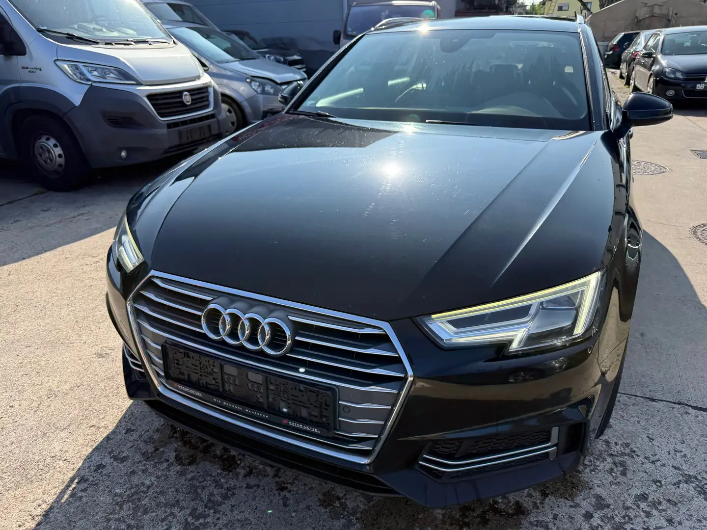 Audi A4 S Line Sport Zwart - 2
