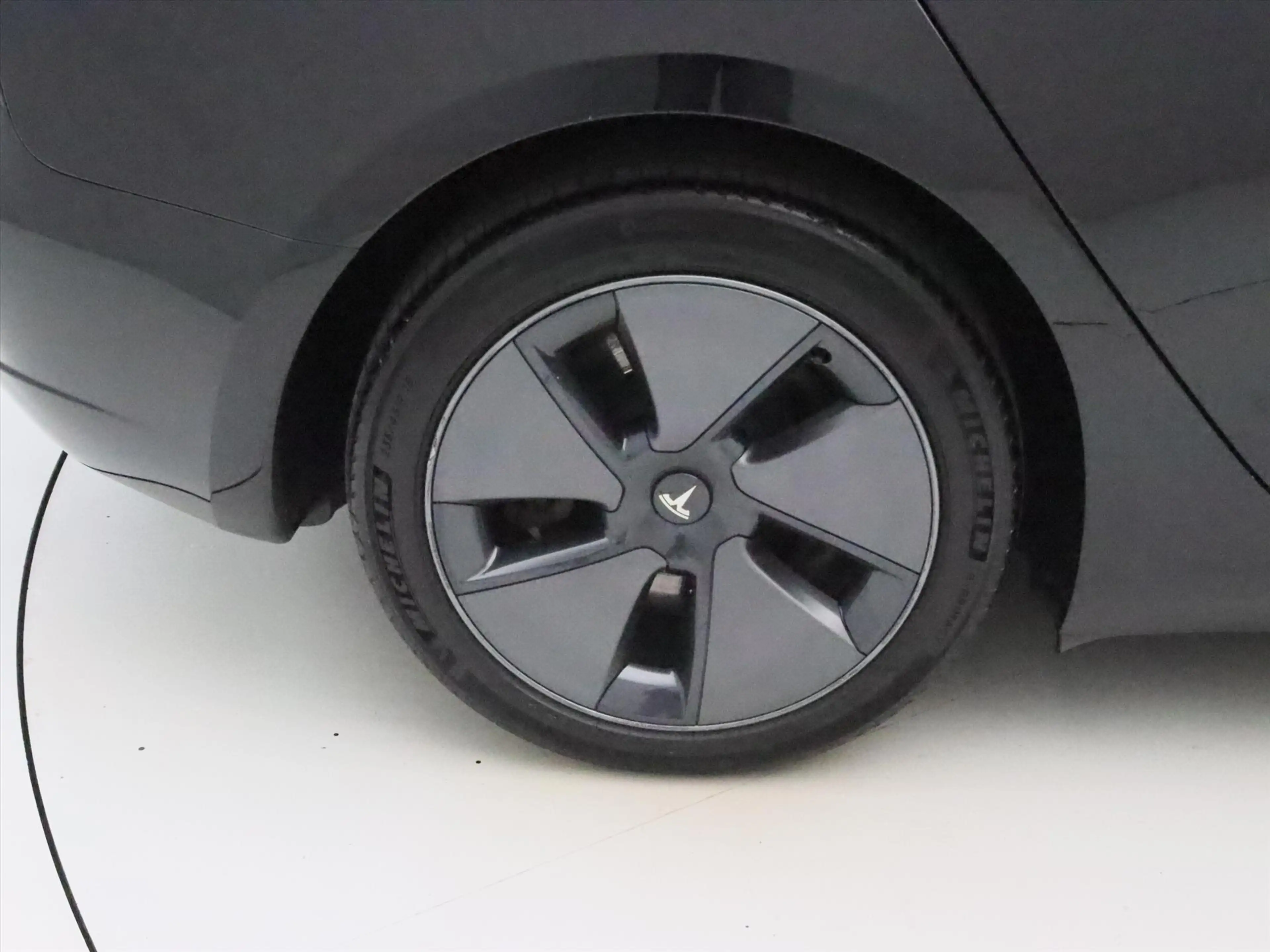 Tesla Model 3 Standard RWD Plus UPGRADE 94.6% SoH [ LFP-ACCU+WAR — photo 9