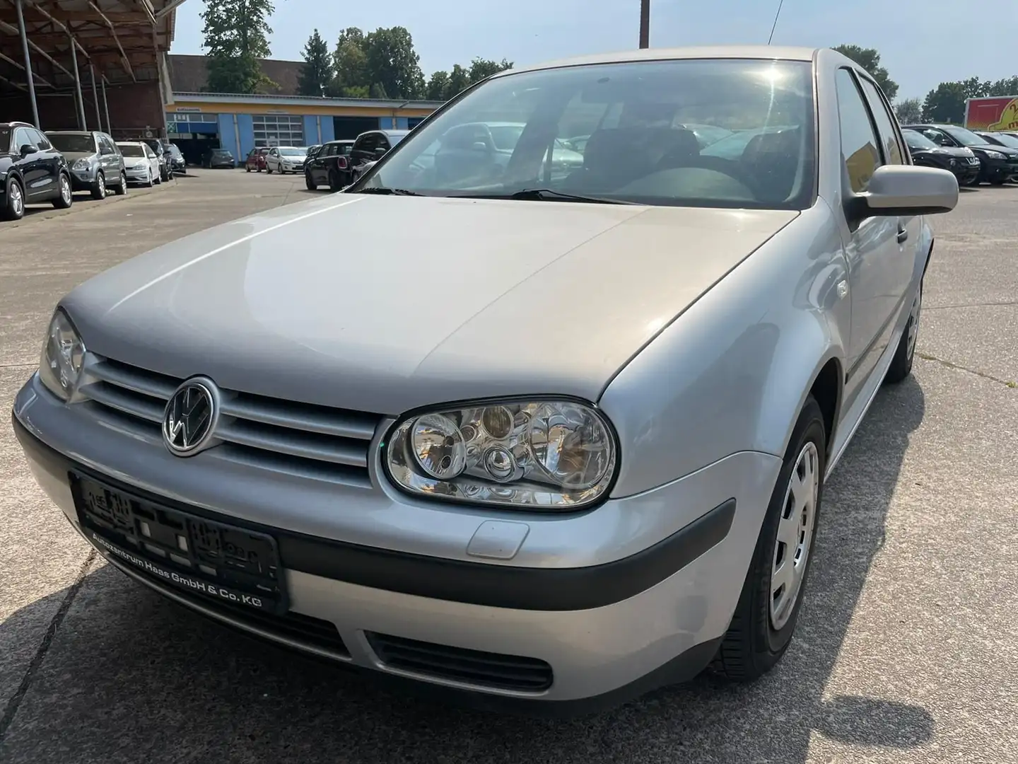 Volkswagen Golf 1.6/KLIMA/SHZ/AUX&USB/TÜV NEU Silber - 1