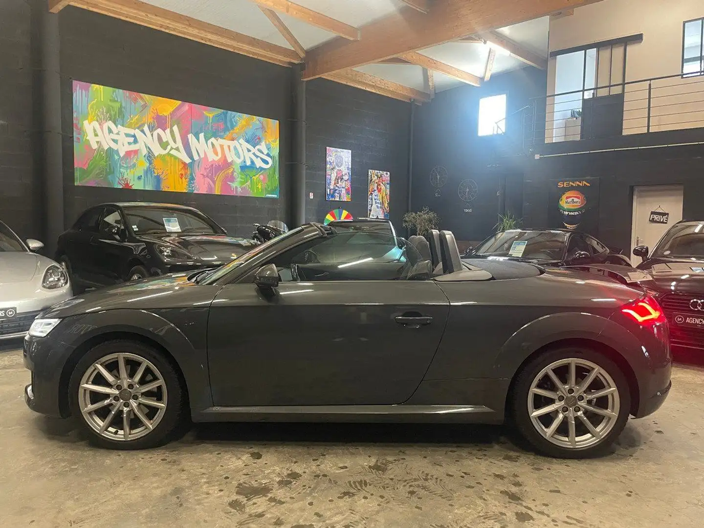 Audi TT Cabriolet 2.0 l TDI 184 S line Facture Grijs - 2