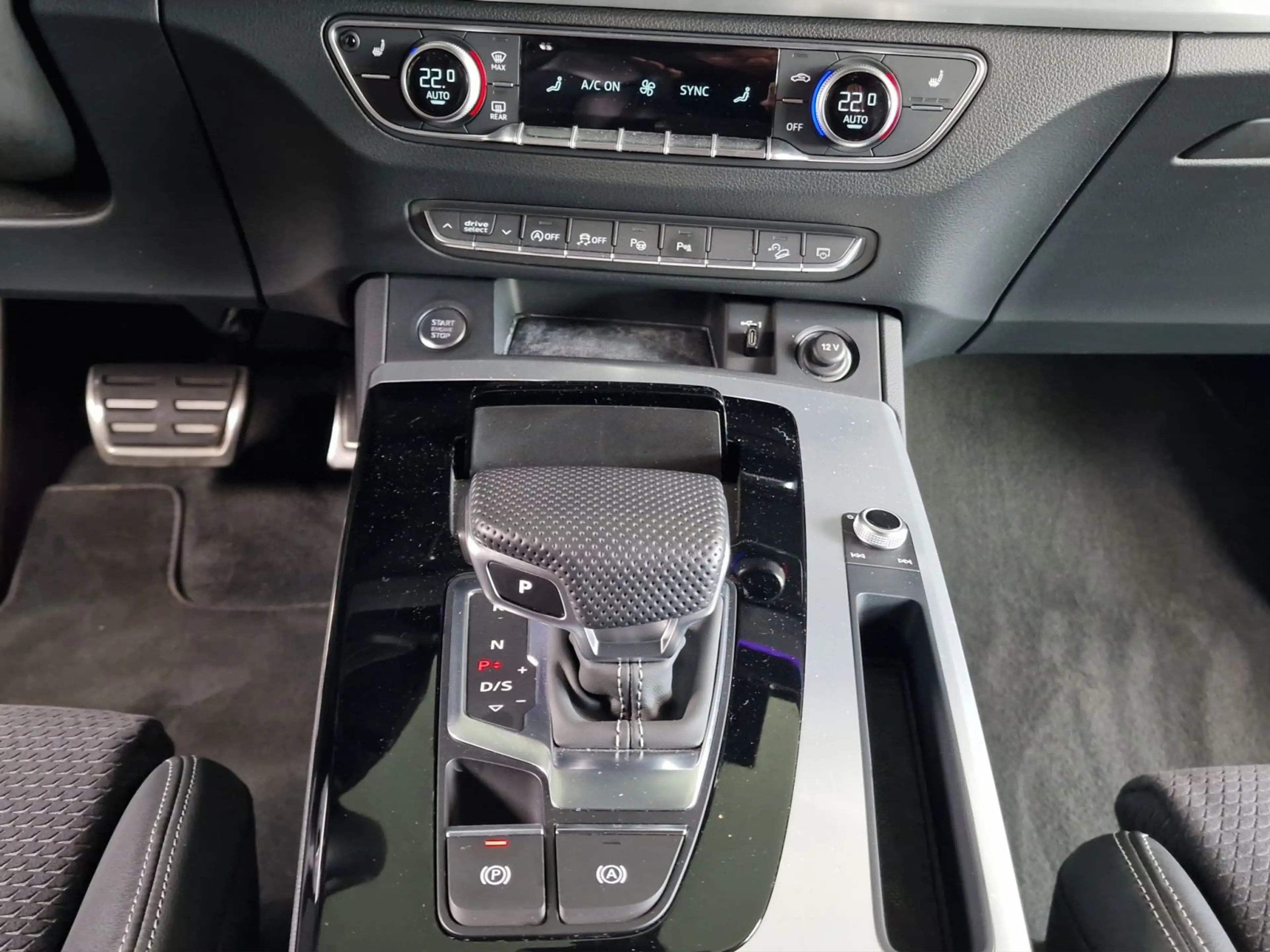 Audi Q5 40 TDI quattro S-line S-tronic Navi — photo 13