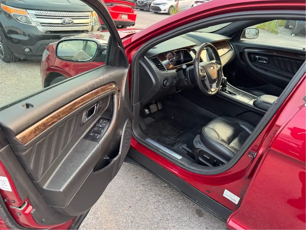 Ford Taurus снимка Ford Taurus