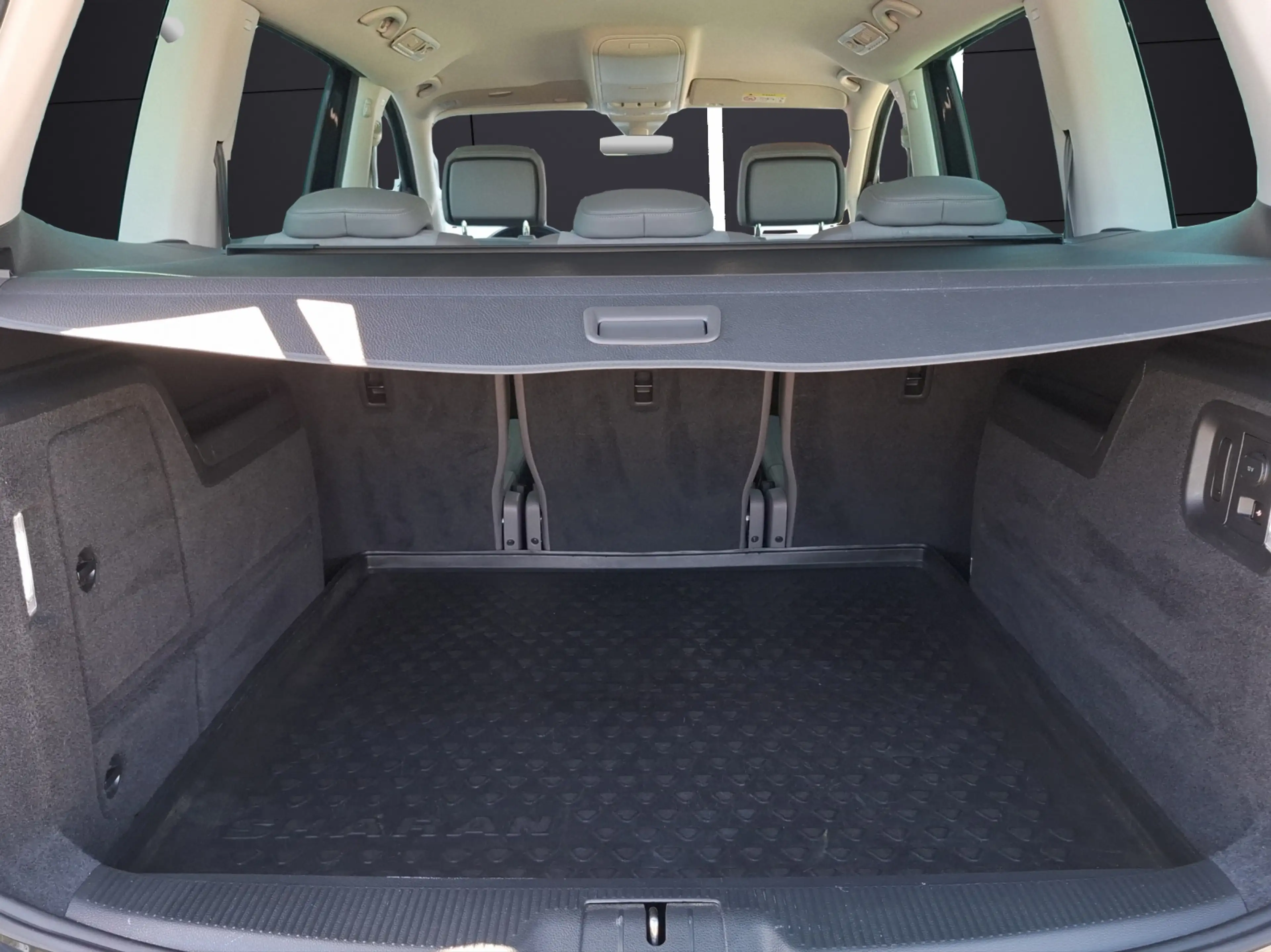 Volkswagen Sharan TDI Highline Standhzg Xenon AHK Navi ACC RFK SHZ — photo 12