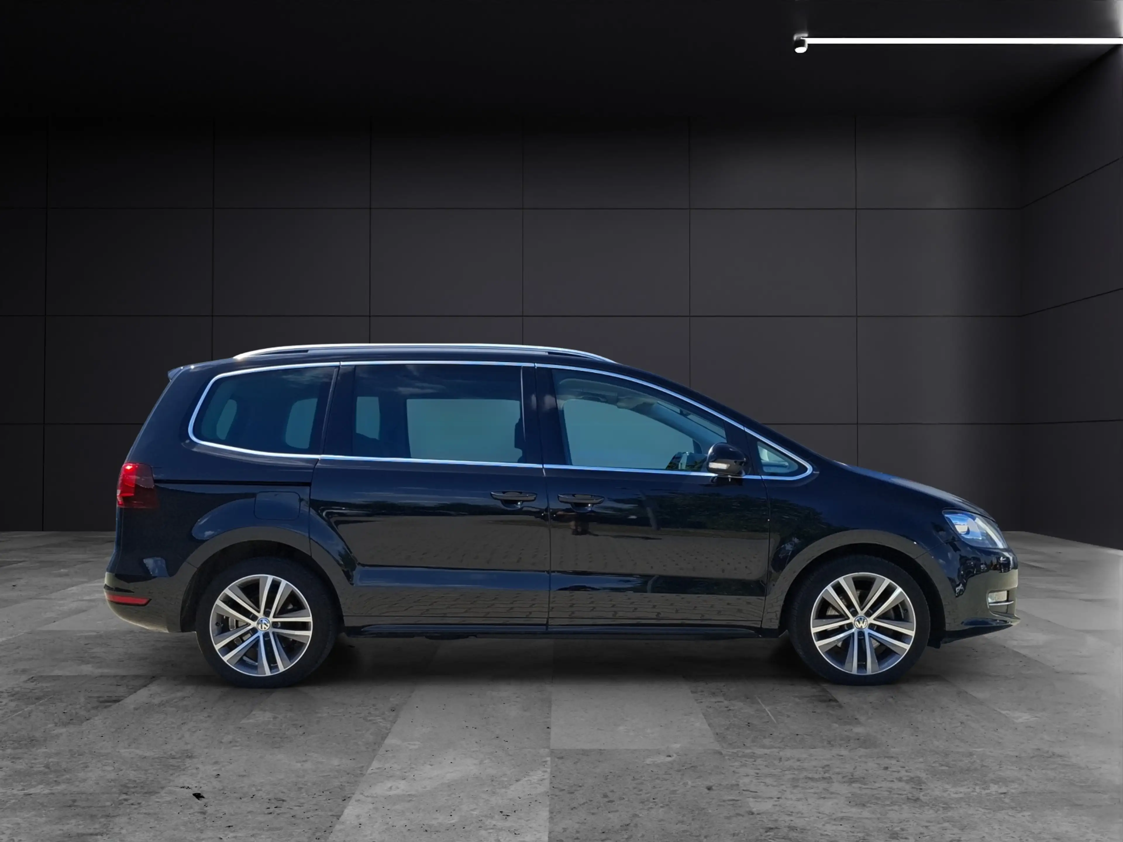 Volkswagen Sharan TDI Highline Standhzg Xenon AHK Navi ACC RFK SHZ — photo 6