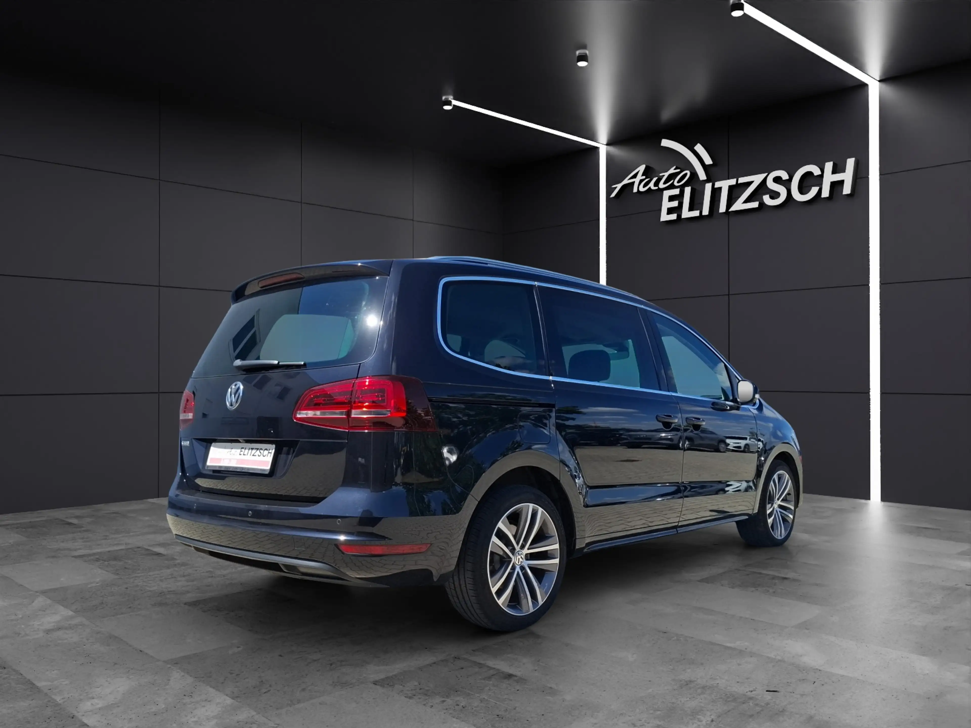 Volkswagen Sharan TDI Highline Standhzg Xenon AHK Navi ACC RFK SHZ — photo 5
