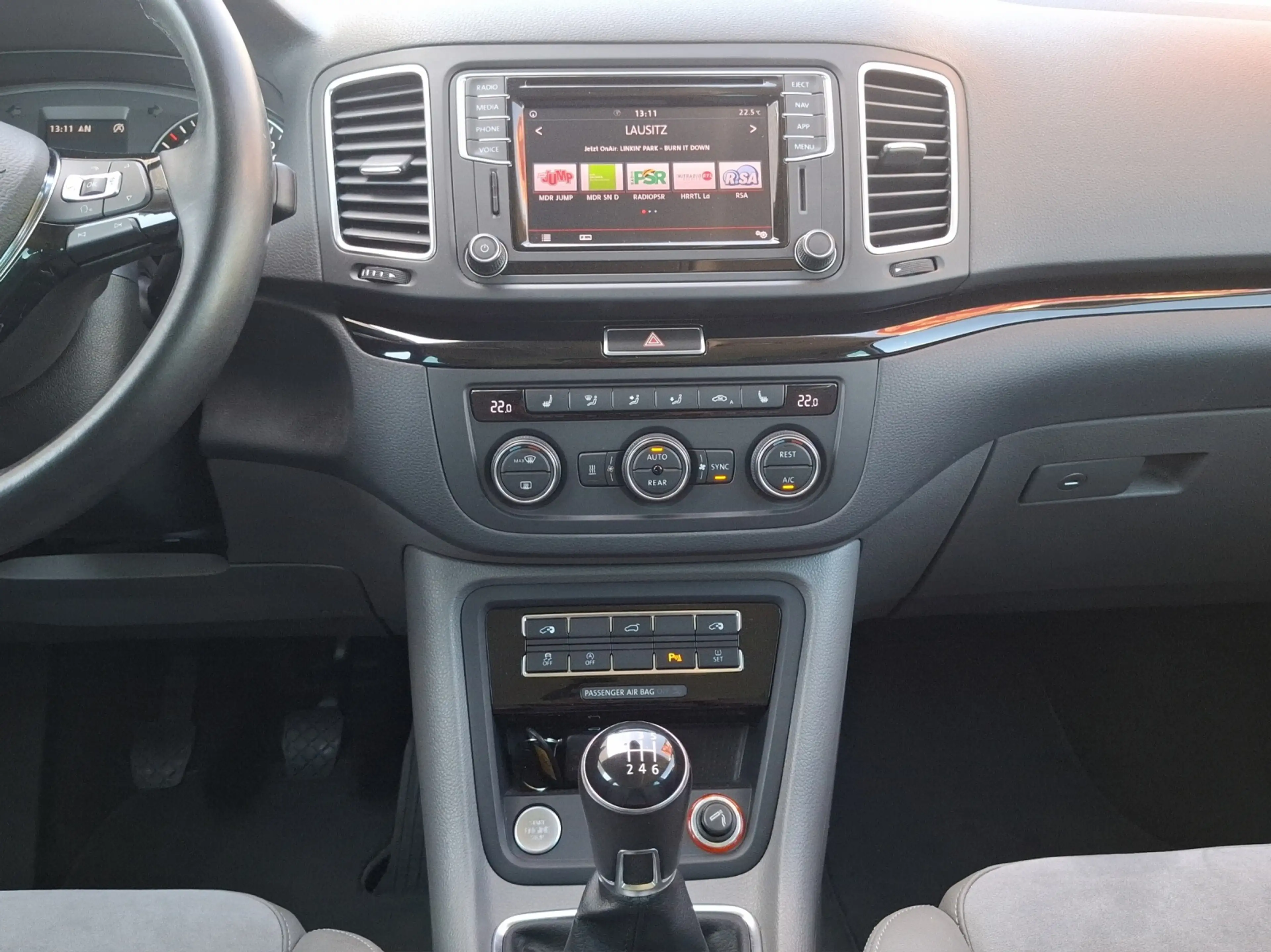 Volkswagen Sharan TDI Highline Standhzg Xenon AHK Navi ACC RFK SHZ — photo 14