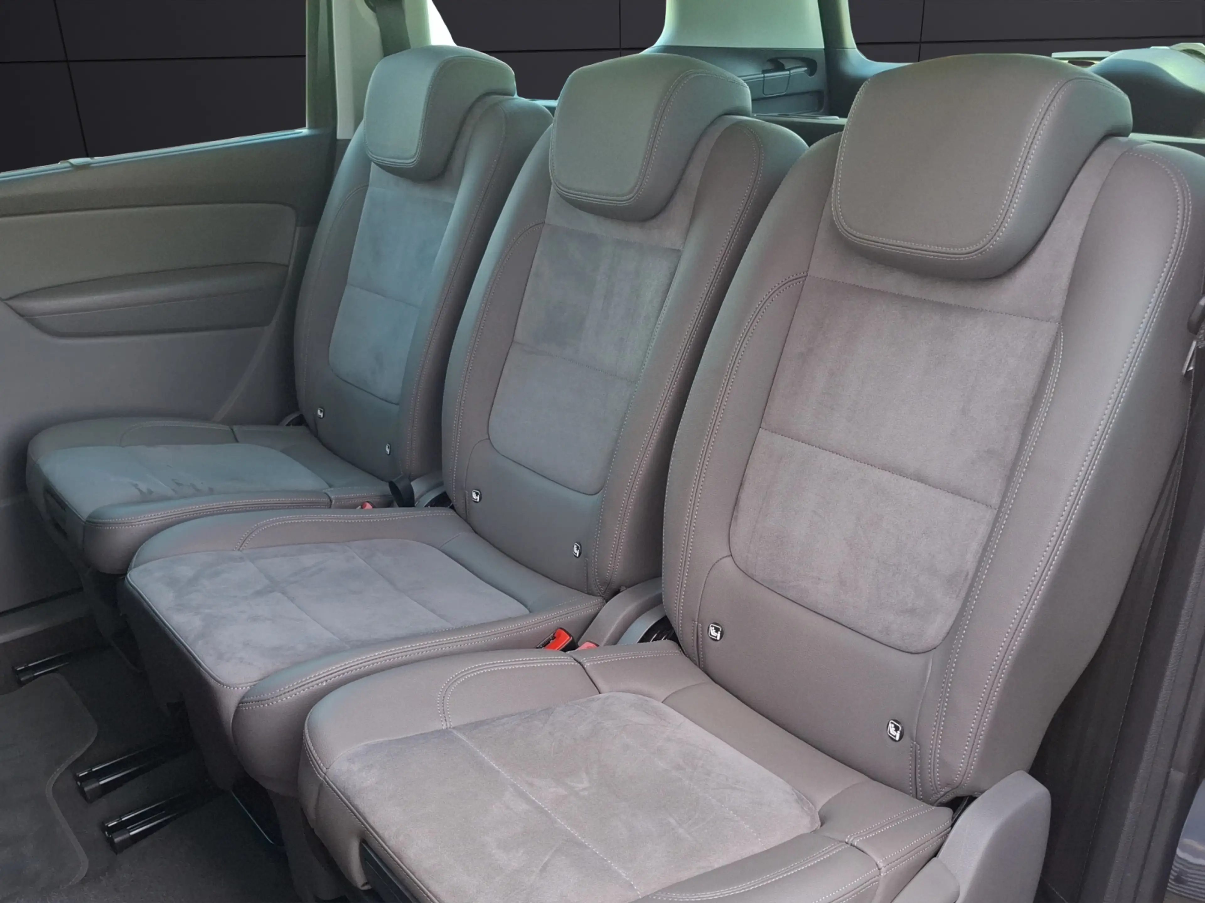 Volkswagen Sharan TDI Highline Standhzg Xenon AHK Navi ACC RFK SHZ — photo 11