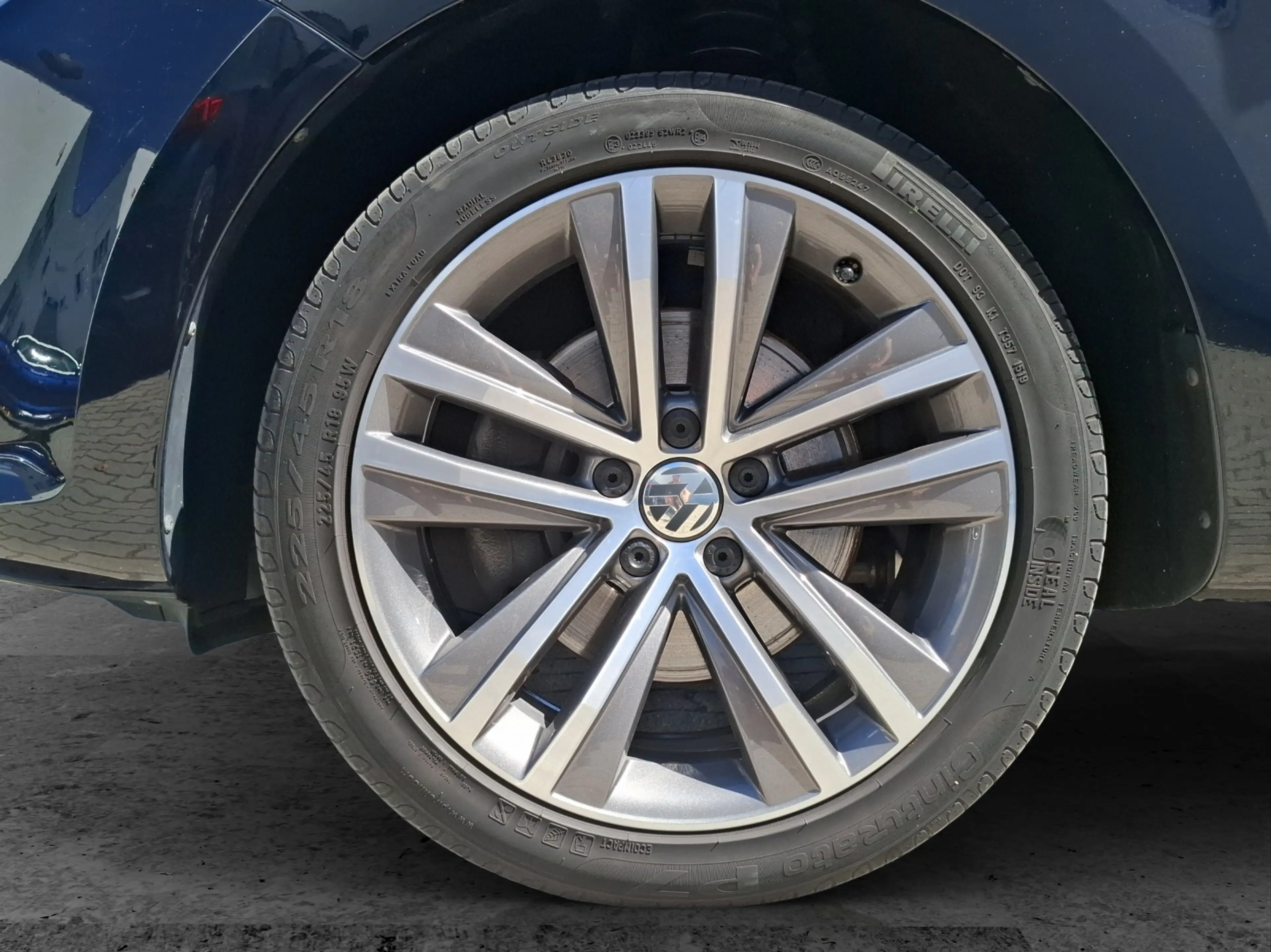 Volkswagen Sharan TDI Highline Standhzg Xenon AHK Navi ACC RFK SHZ — photo 9