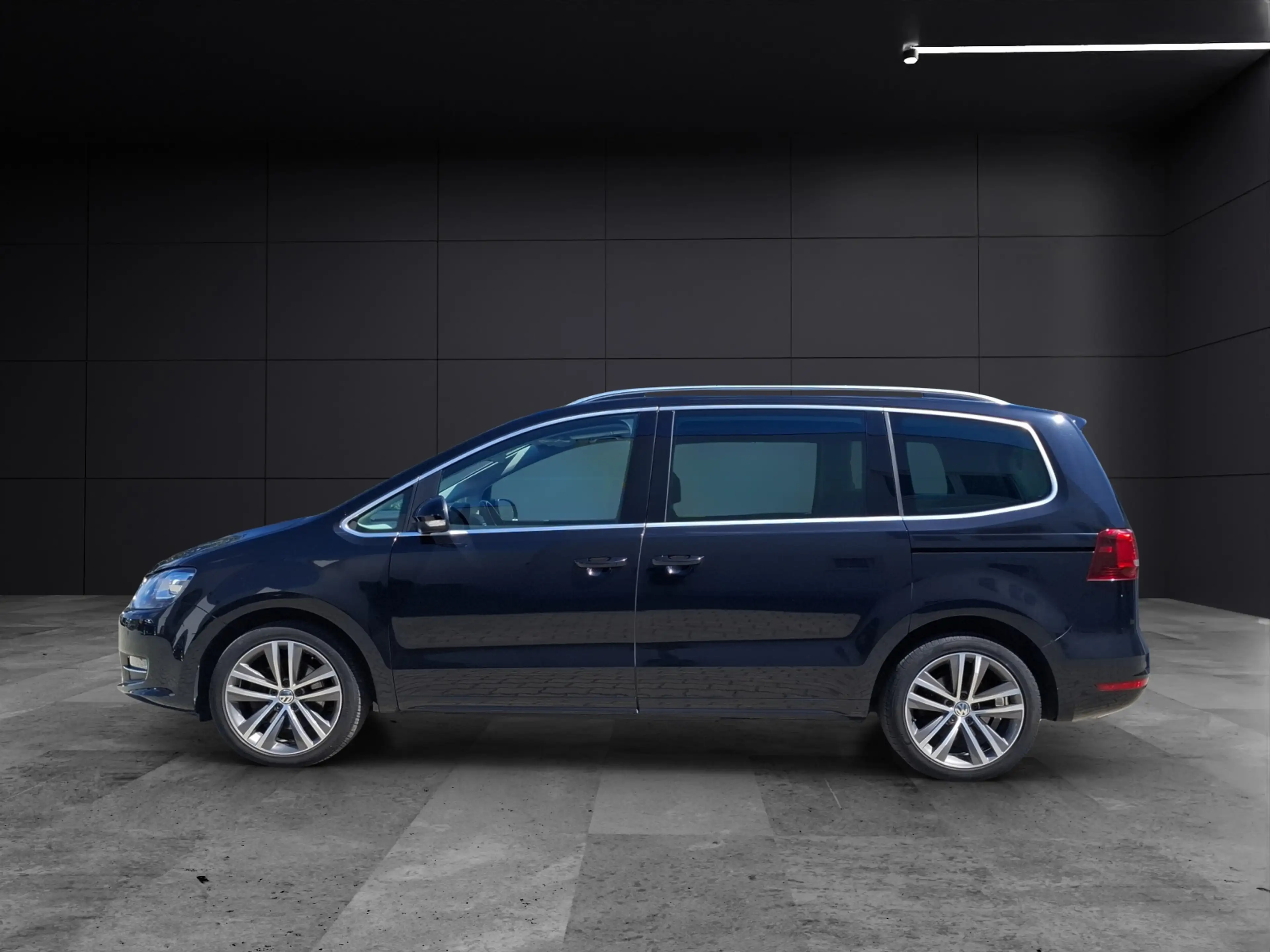 Volkswagen Sharan TDI Highline Standhzg Xenon AHK Navi ACC RFK SHZ — photo 2