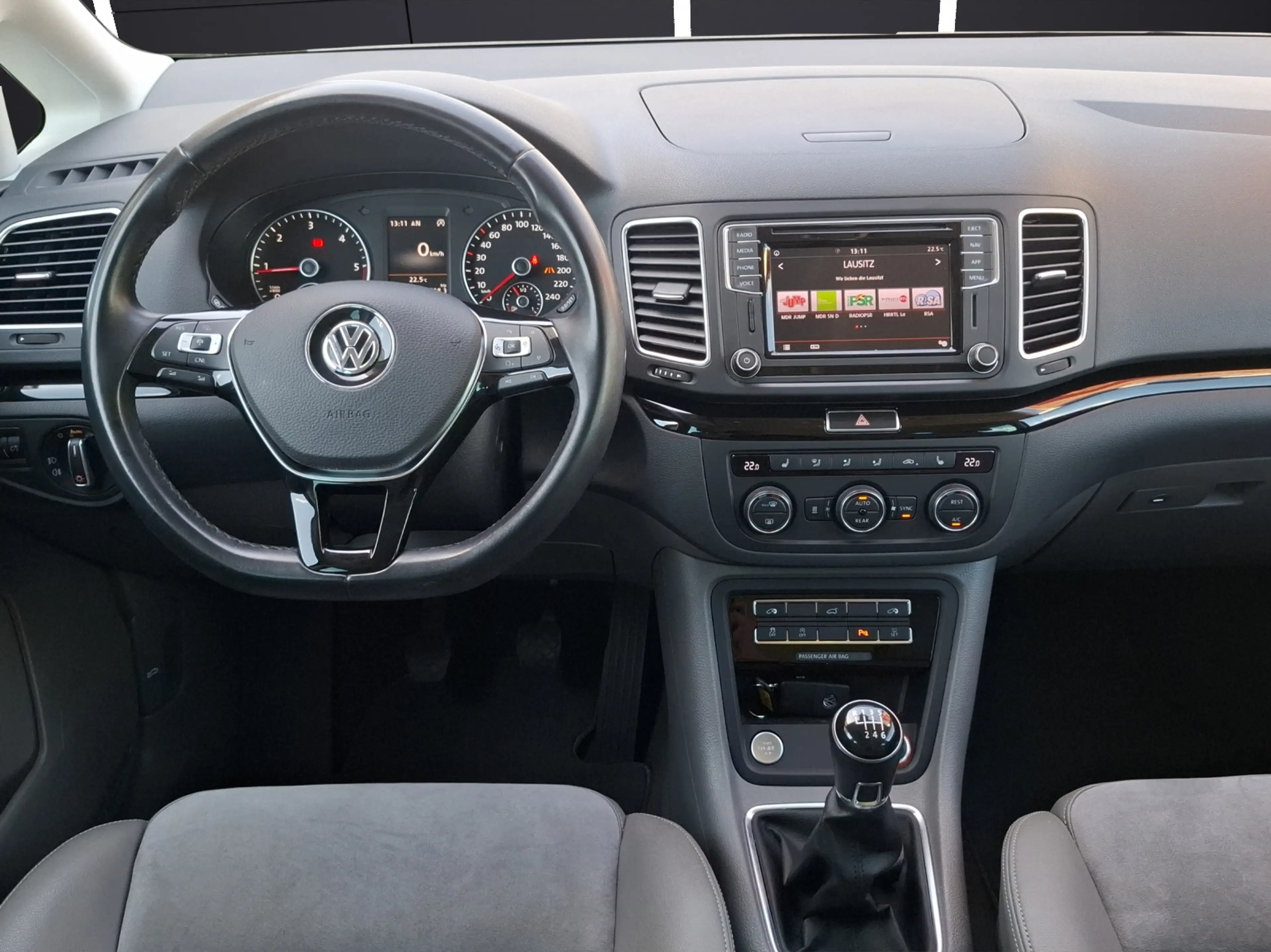 Volkswagen Sharan TDI Highline Standhzg Xenon AHK Navi ACC RFK SHZ — photo 13