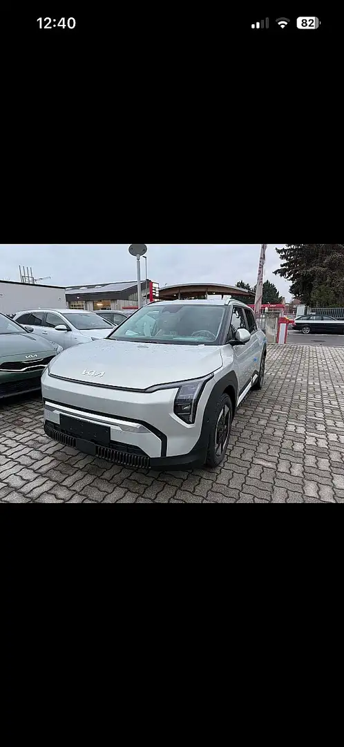 Kia EV3 FWD 81,4kWh Long Range Air !!!Sitzheizung!!! Silber - 1