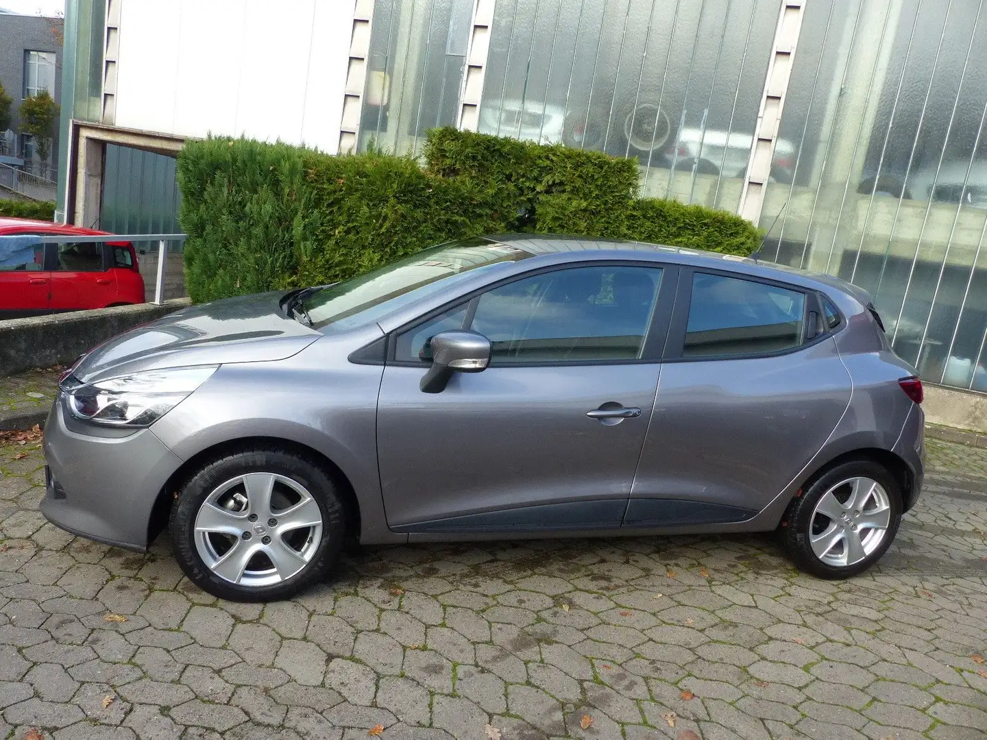 Renault Clio IV Dynamique Automatik/Navi/Klima/PDC/1.Hd Gris - 2
