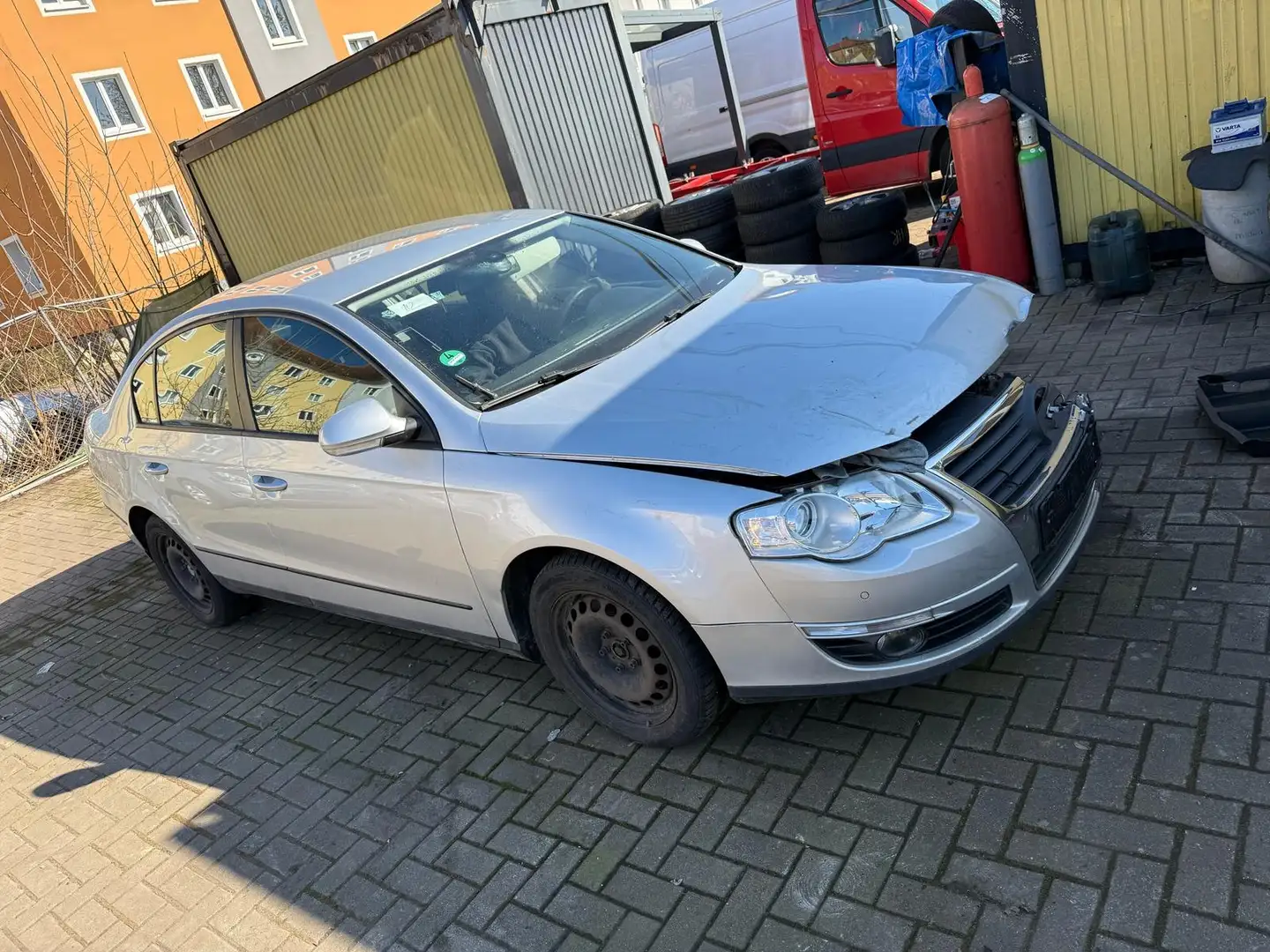 Volkswagen Passat 2.0 FSI Highline Silber - 2
