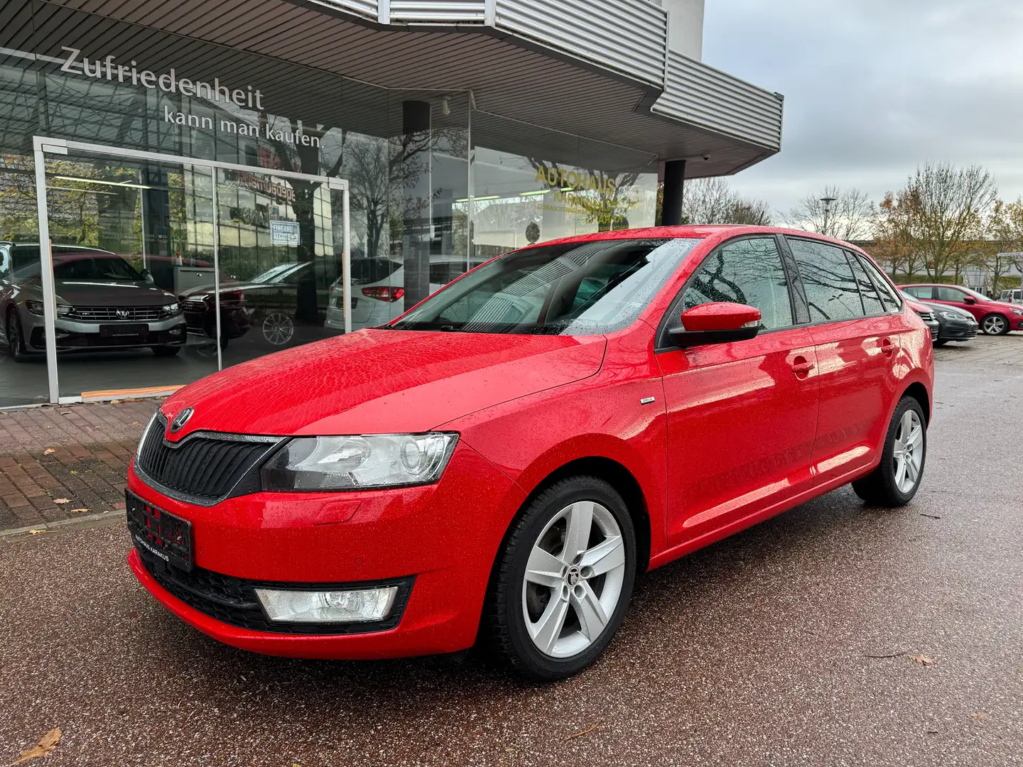 Skoda Rapid/Spaceback 1.4 TSI DSG Drive Xenon/Navi/Carplay Rot - 1