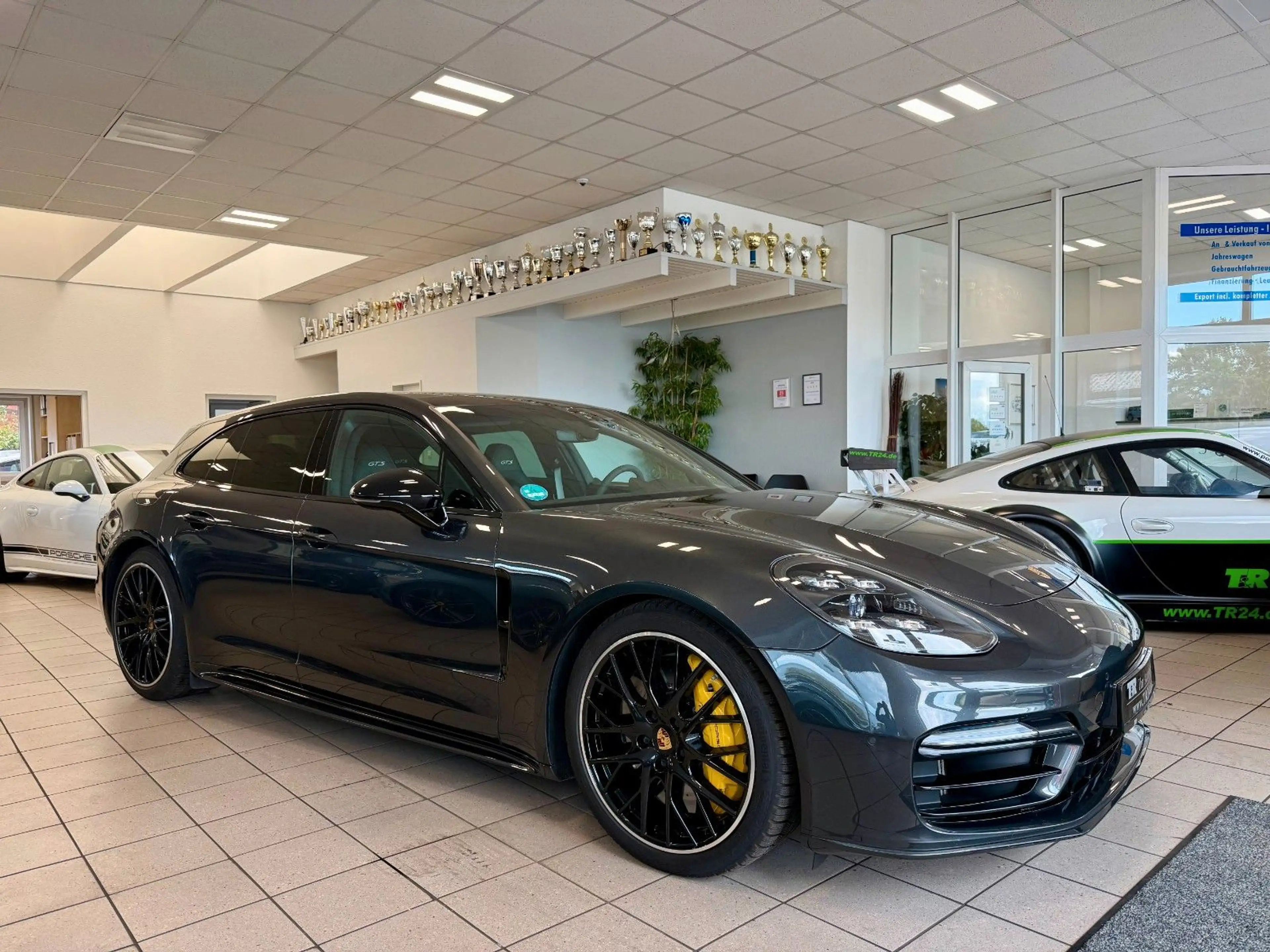 Porsche Panamera Sport Turismo GTS PCCB/PDCC/Carbon