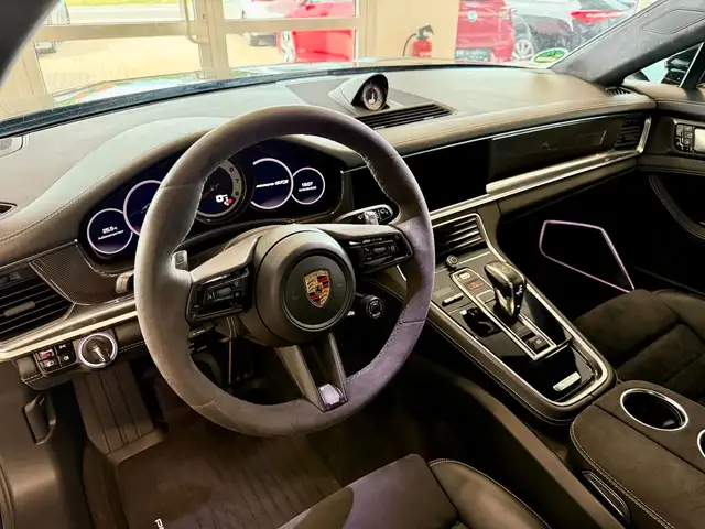 Porsche Panamera view 15