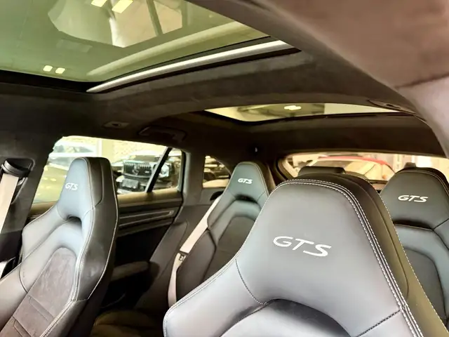 Porsche Panamera view 7