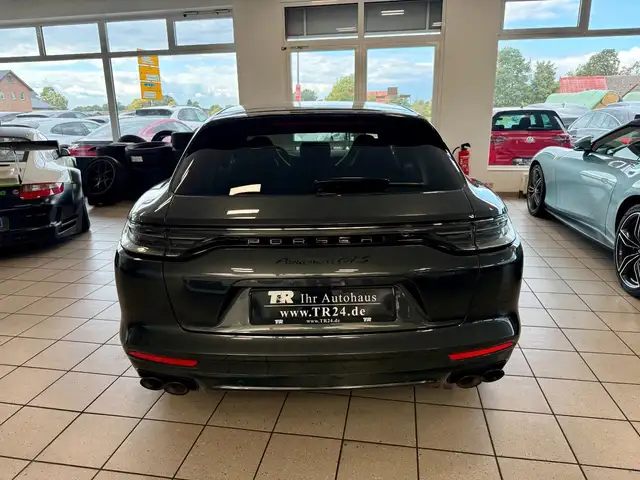Porsche Panamera view 4